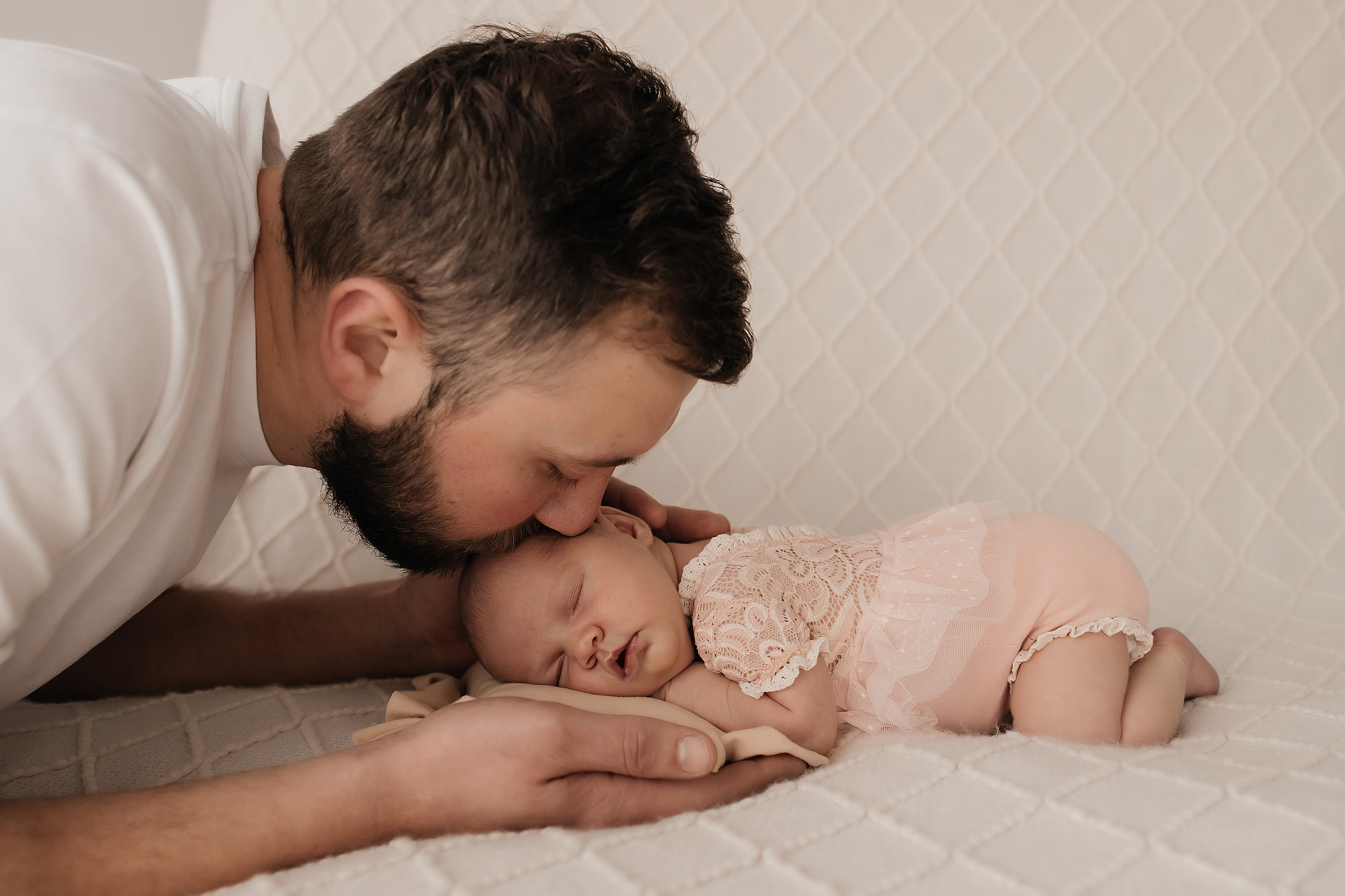 Newborn Lifestyle. Fotografin Heidenheim / Newborn, Babybauch & Familie - Nadine Schmalz