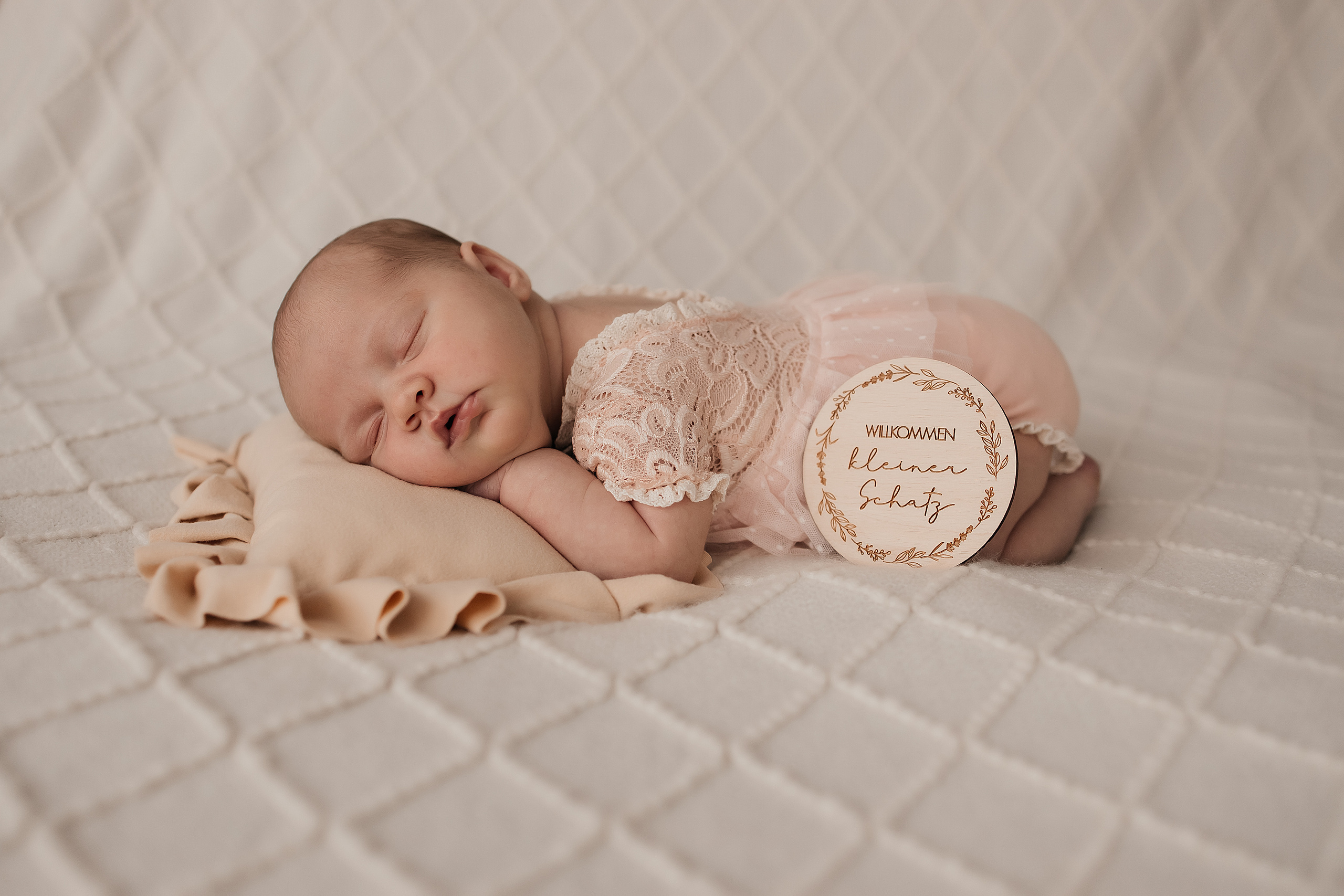 Newborn Lifestyle. Fotografin Heidenheim / Newborn, Babybauch & Familie - Nadine Schmalz