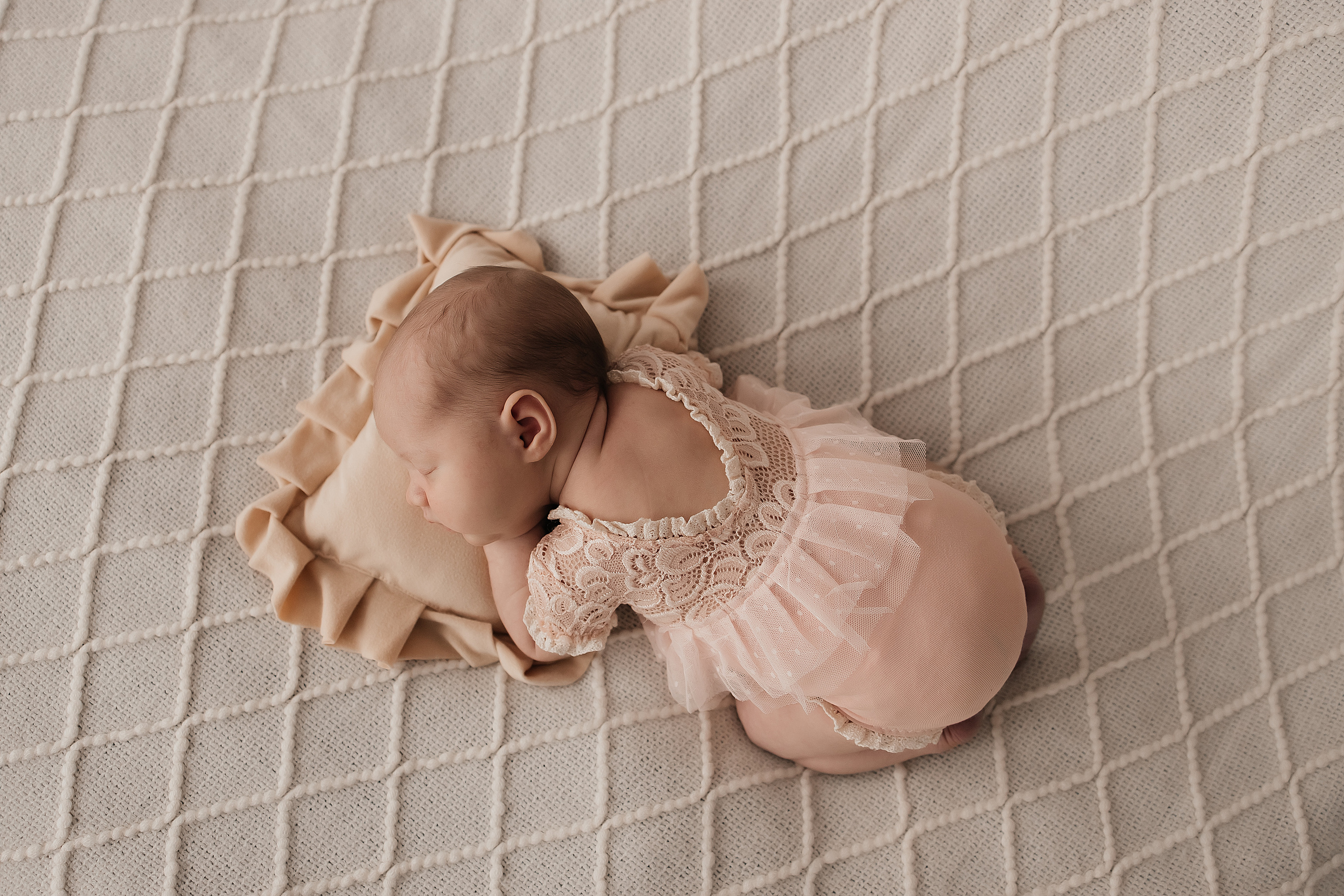 Newborn Lifestyle. Fotografin Heidenheim / Newborn, Babybauch & Familie - Nadine Schmalz
