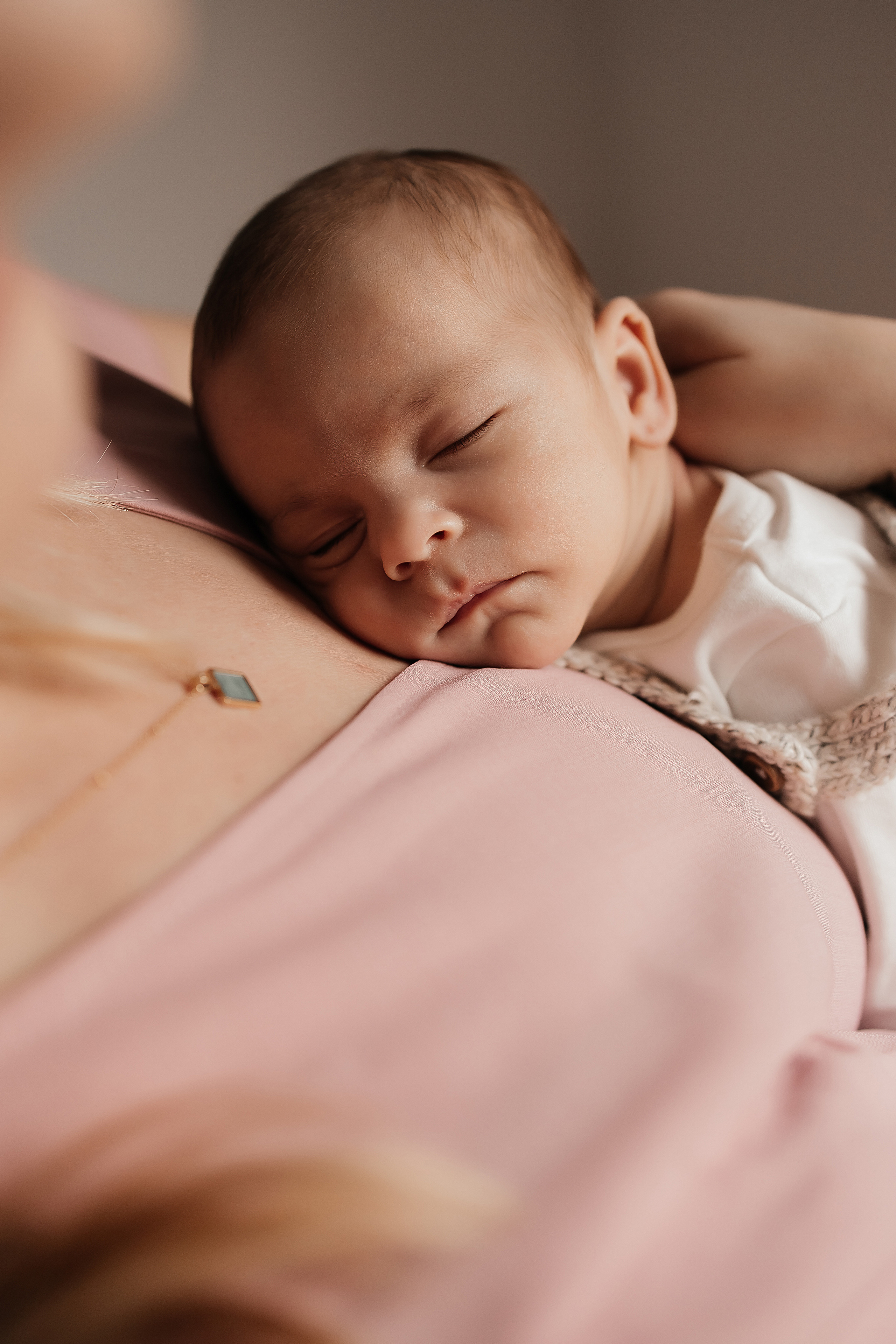 Newborn Lifestyle. Fotografin Heidenheim / Newborn, Babybauch & Familie - Nadine Schmalz