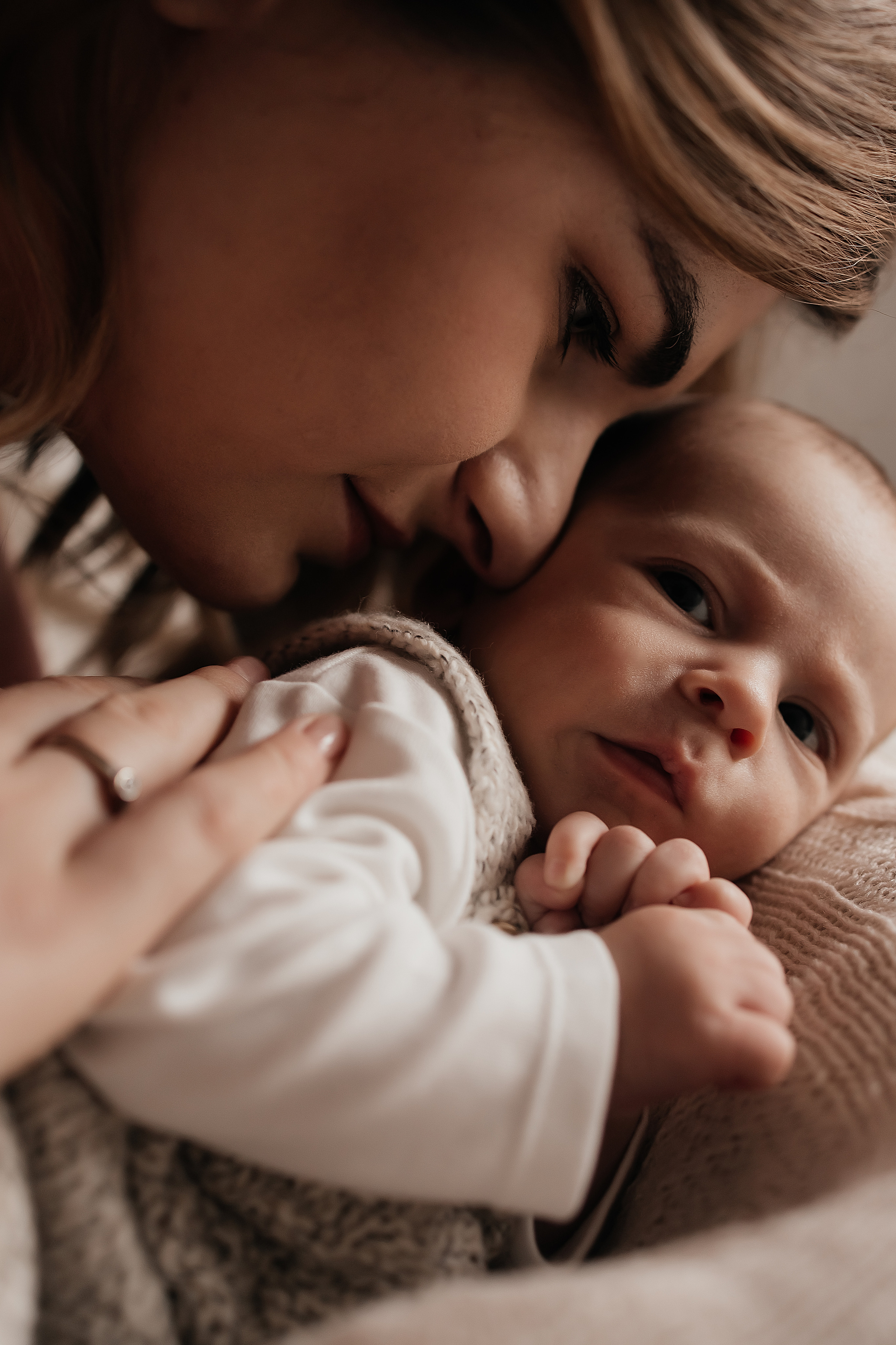 Newborn Lifestyle. Fotografin Heidenheim / Newborn, Babybauch & Familie - Nadine Schmalz