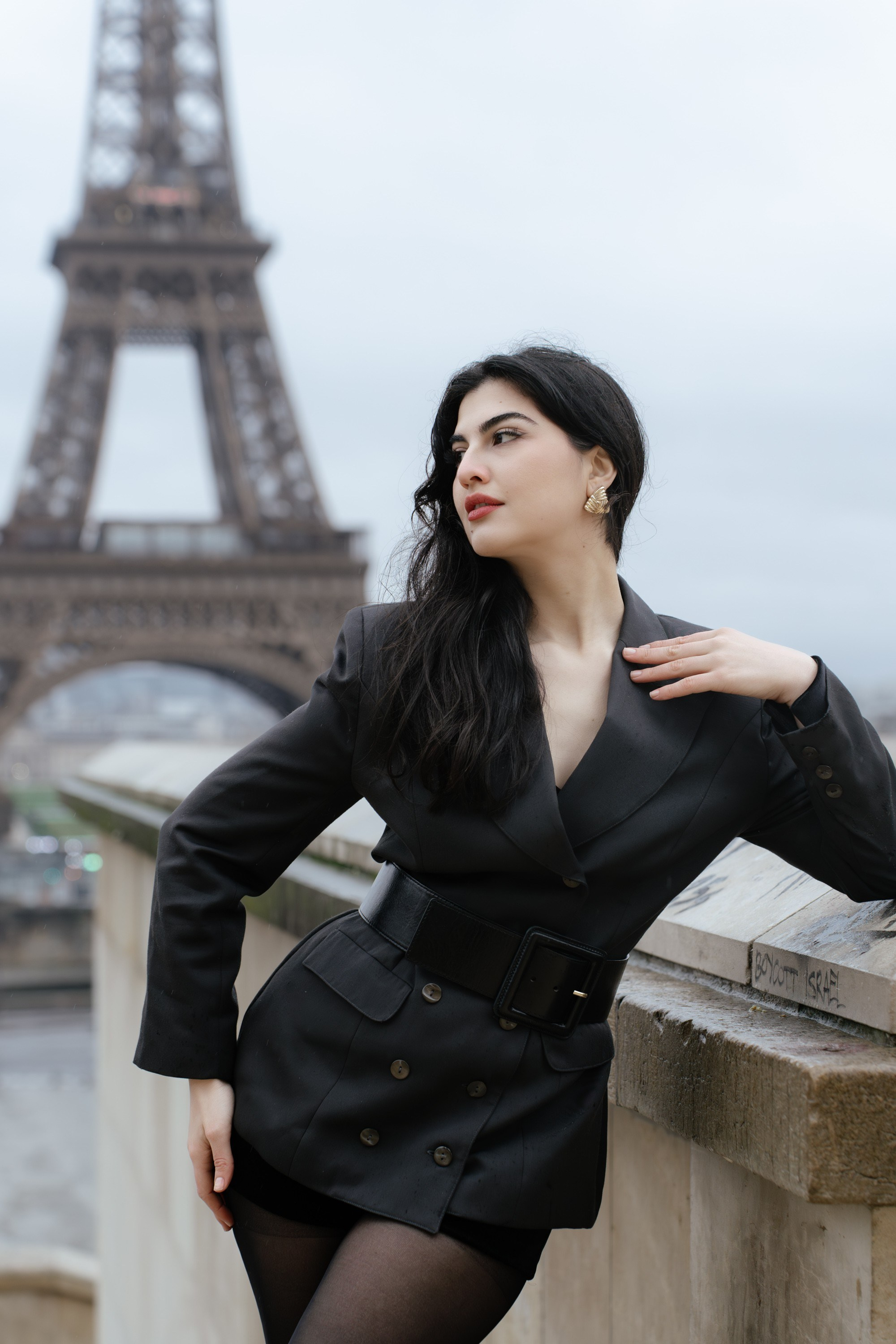 Solo Portrait Session: Trocadero. Paris Photographer & Videographer