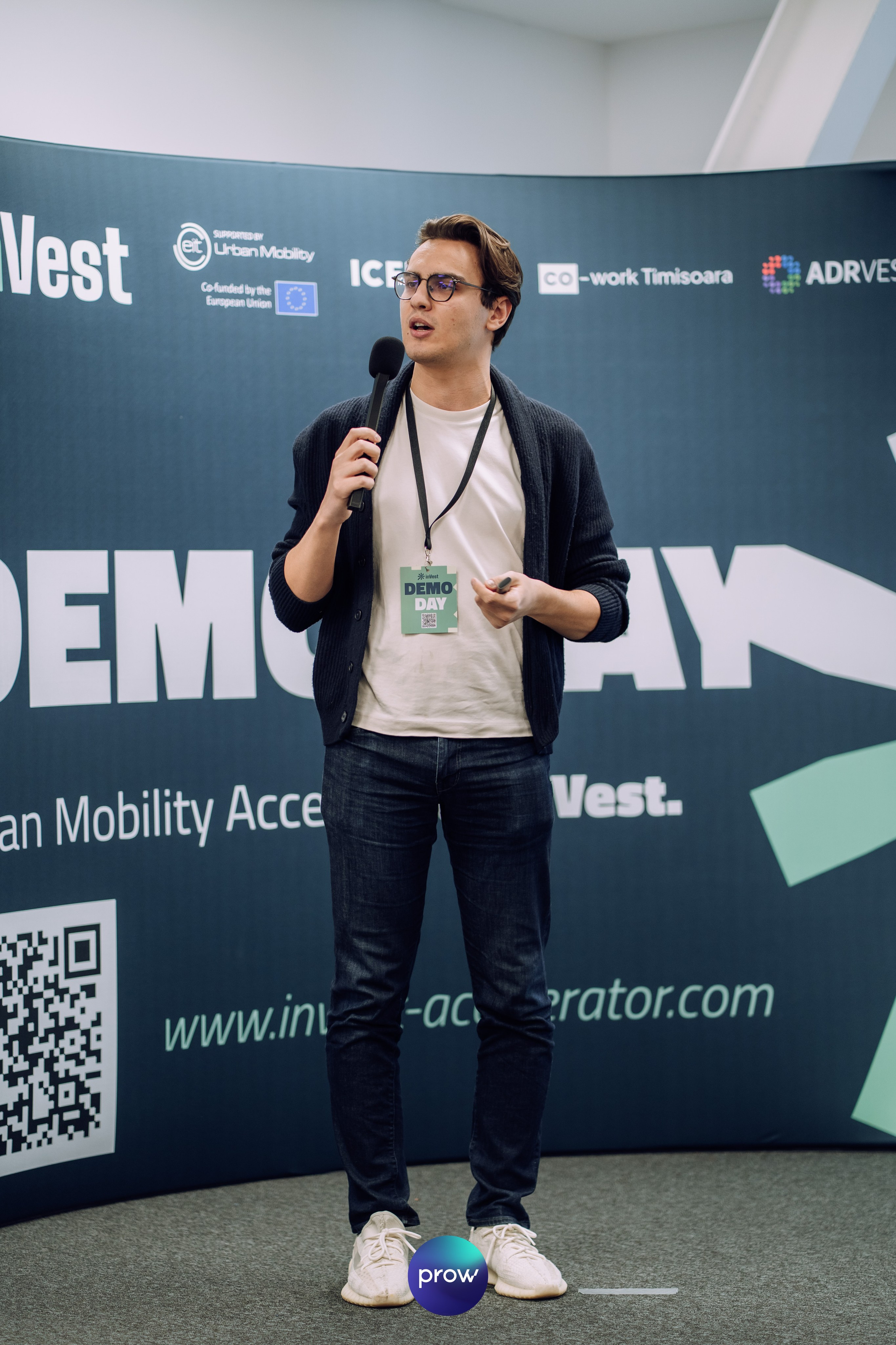 InVest DemoDay @ Cowork. Cozac Cristian Photographer