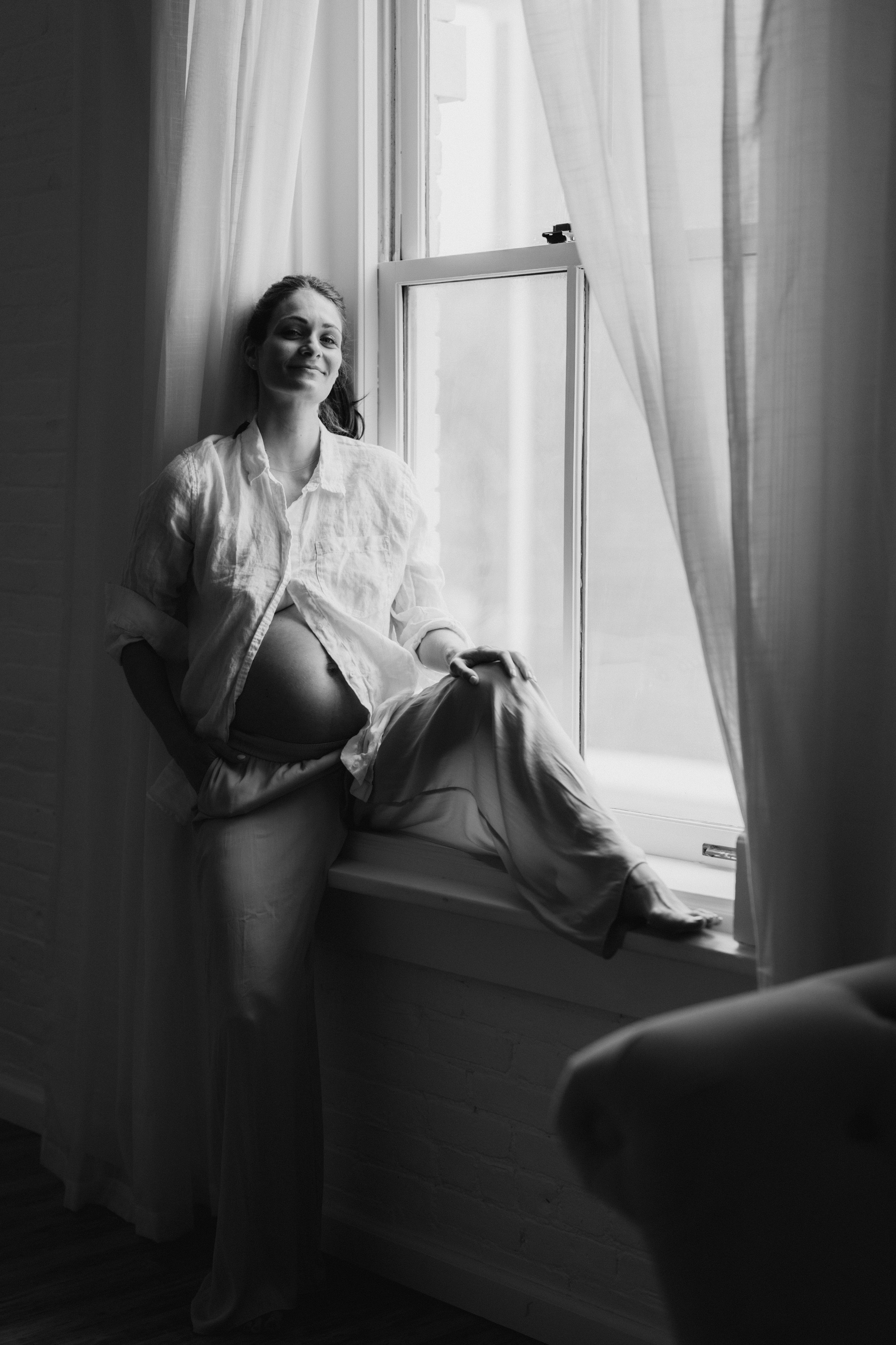 Bridget. Modern maternity photographer in Long Island New York