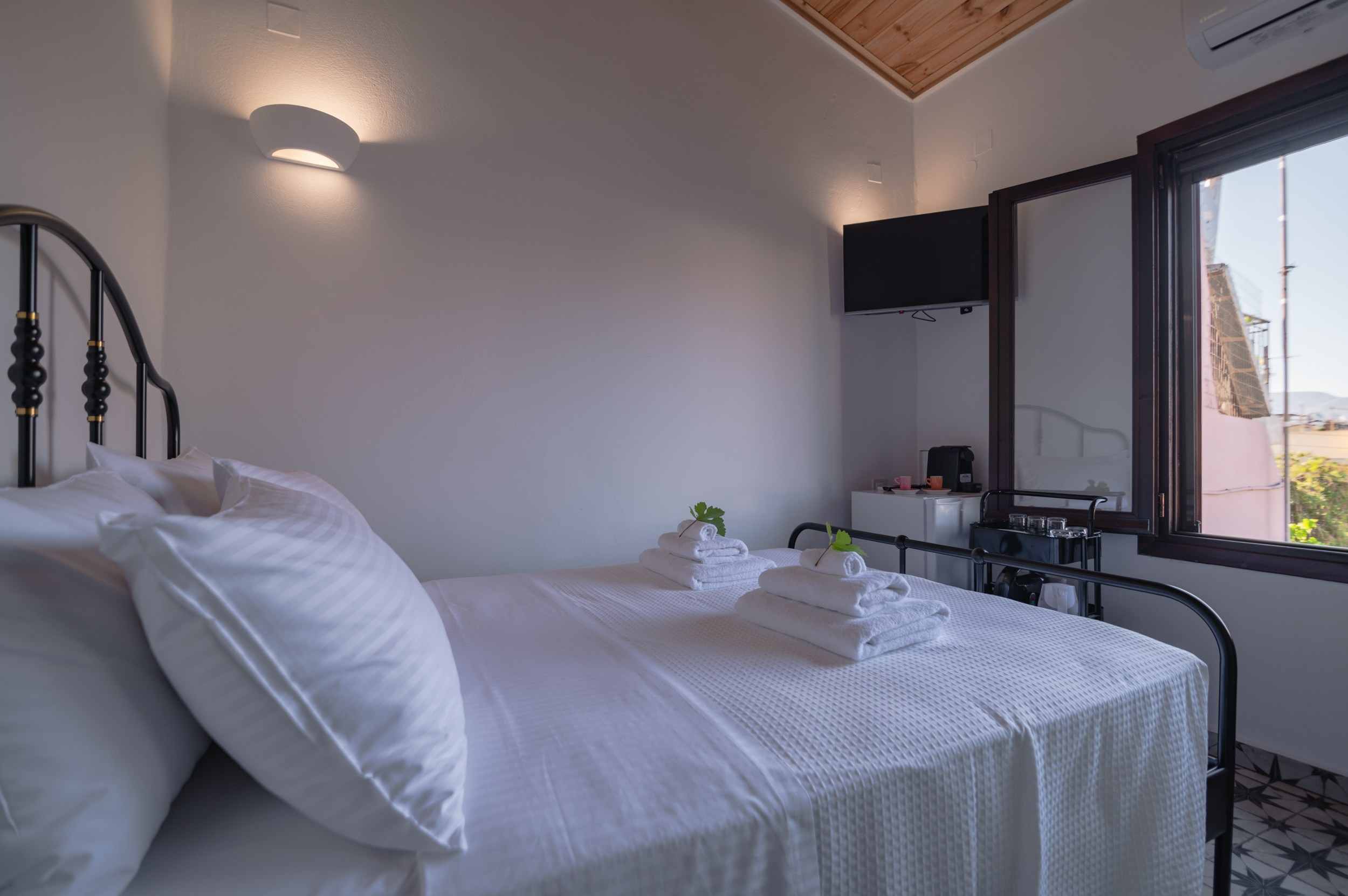 Martha's Delight Rooms. Photograper in Chania, Crete