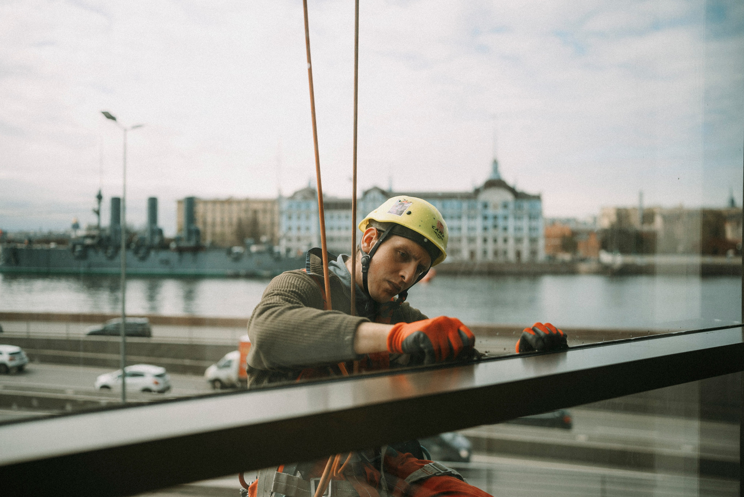 2025. Стрит-фотография, полная абсурда, идиотизма и красоты