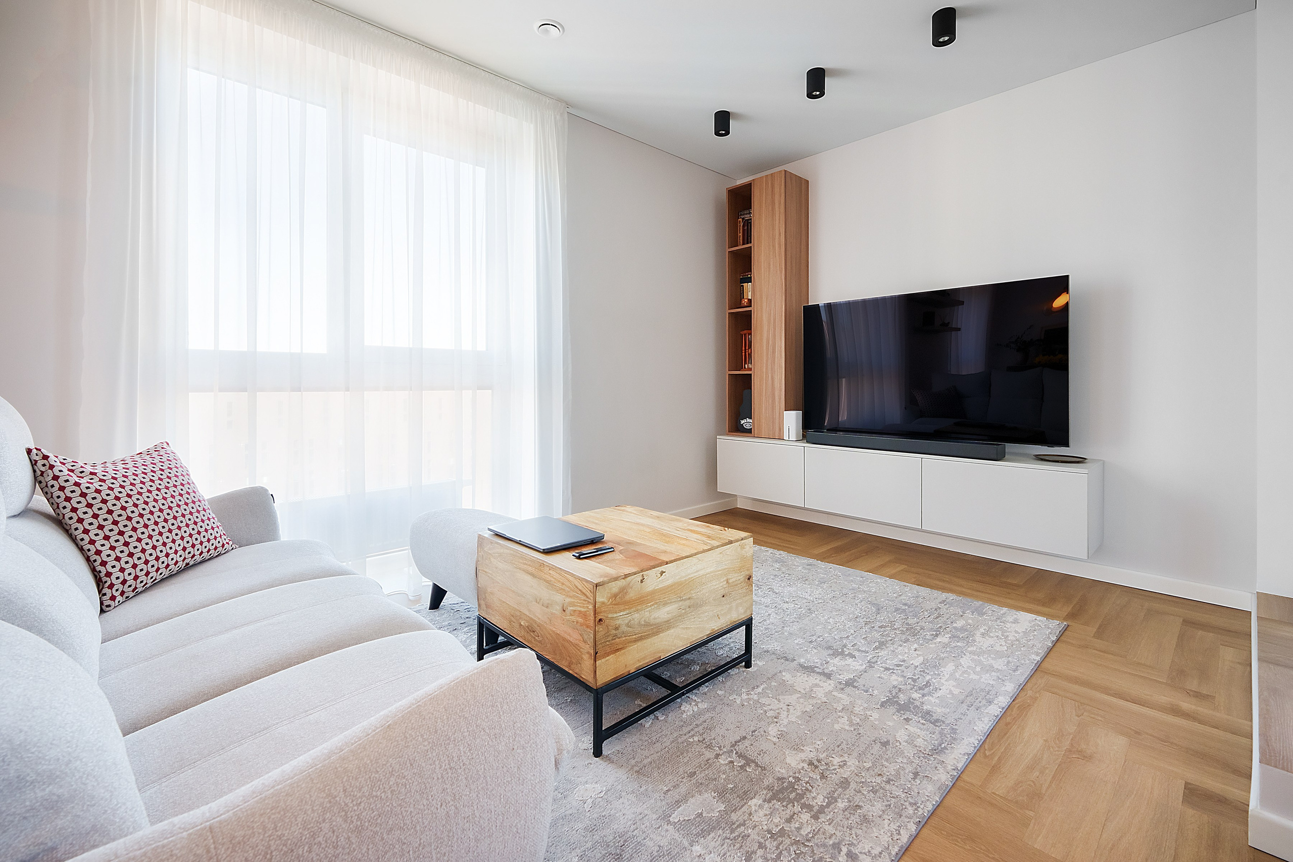 Viršuliškių g. 38B. Elina Sapiega fotografė Vilniuje