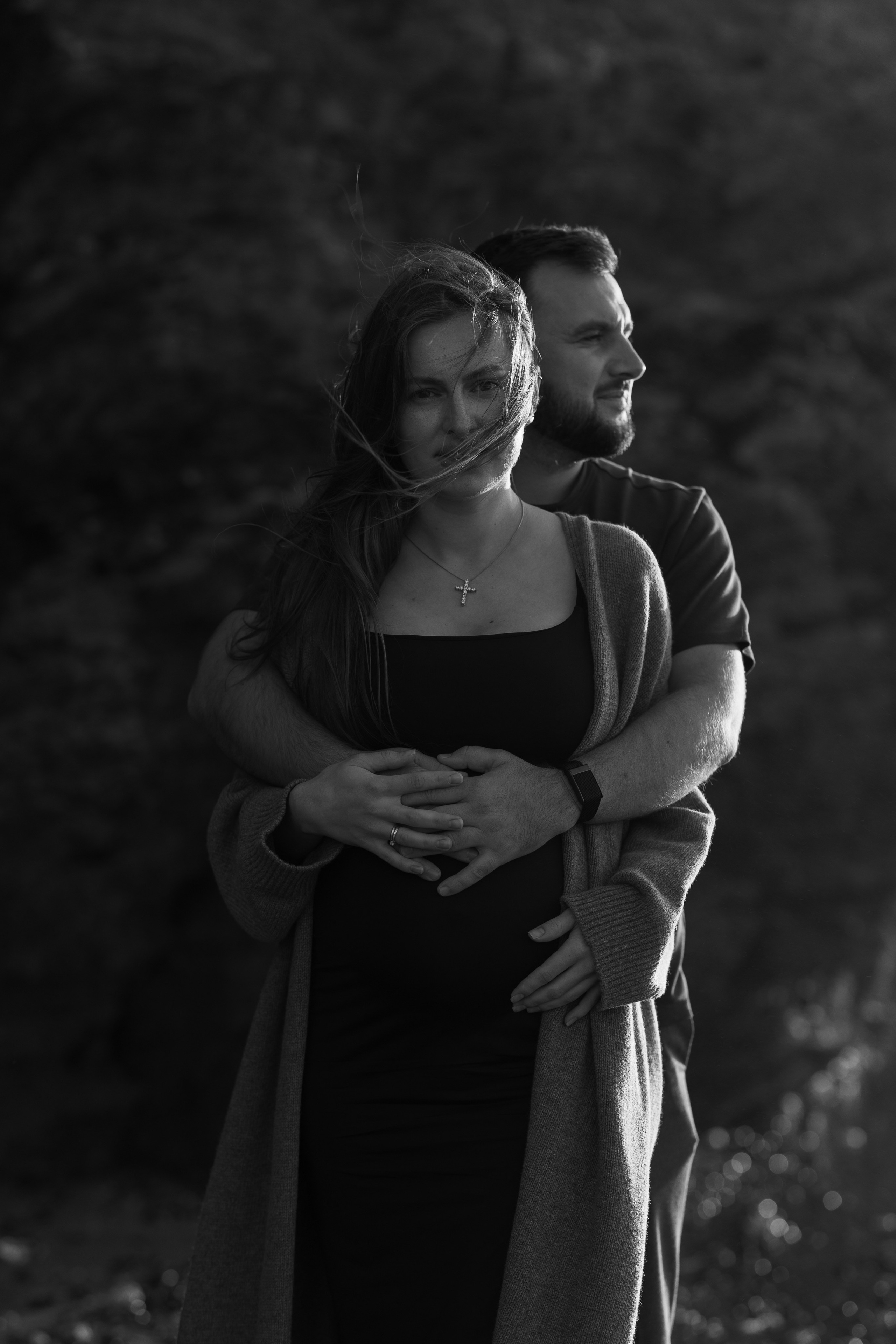 Sunset maternity photoshoot. Annah Louwagie — Lifestyle photographer for couples, families & brands | France & worldwide