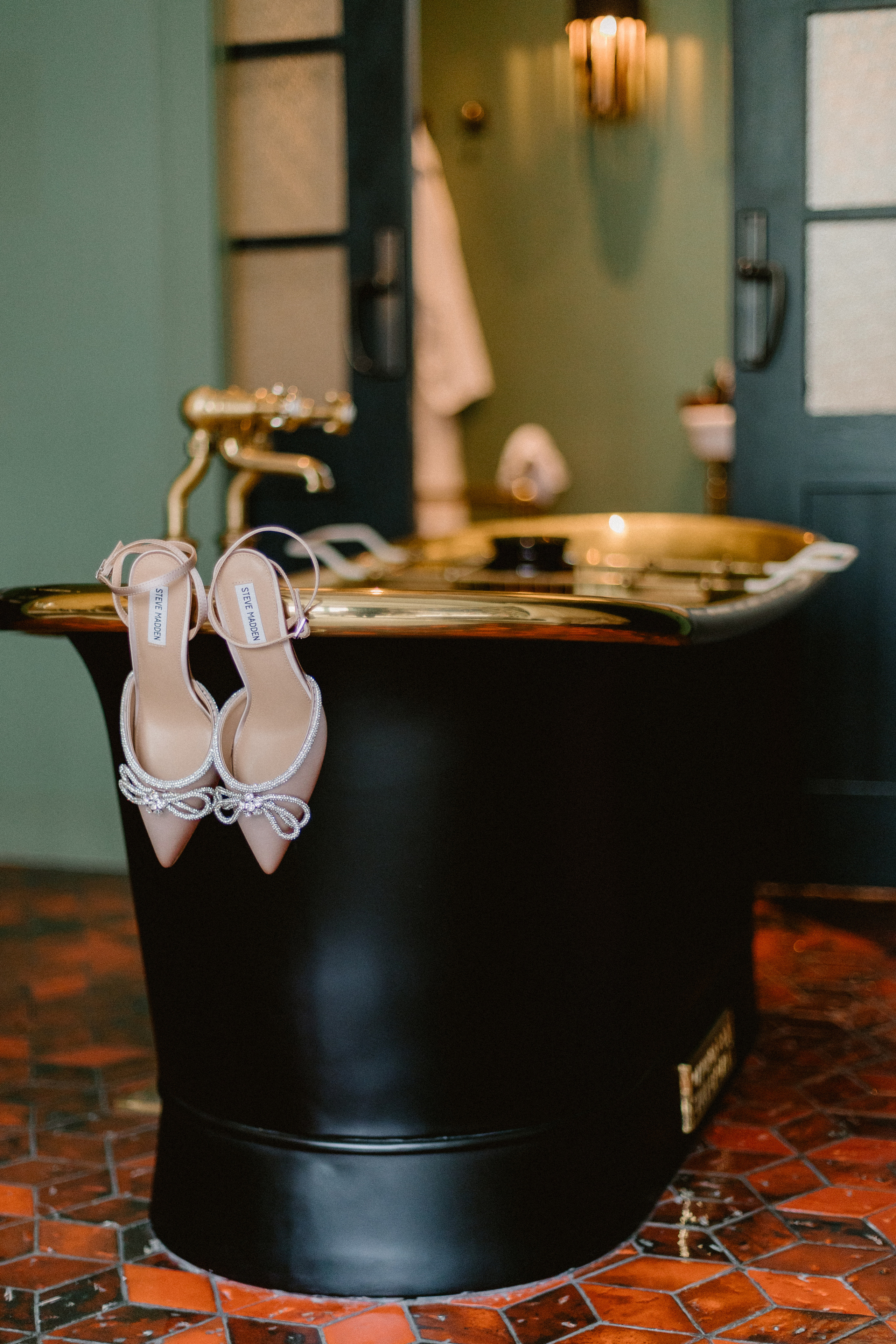 Muthoni & Christoffer. Photographer Anna Nazarenko