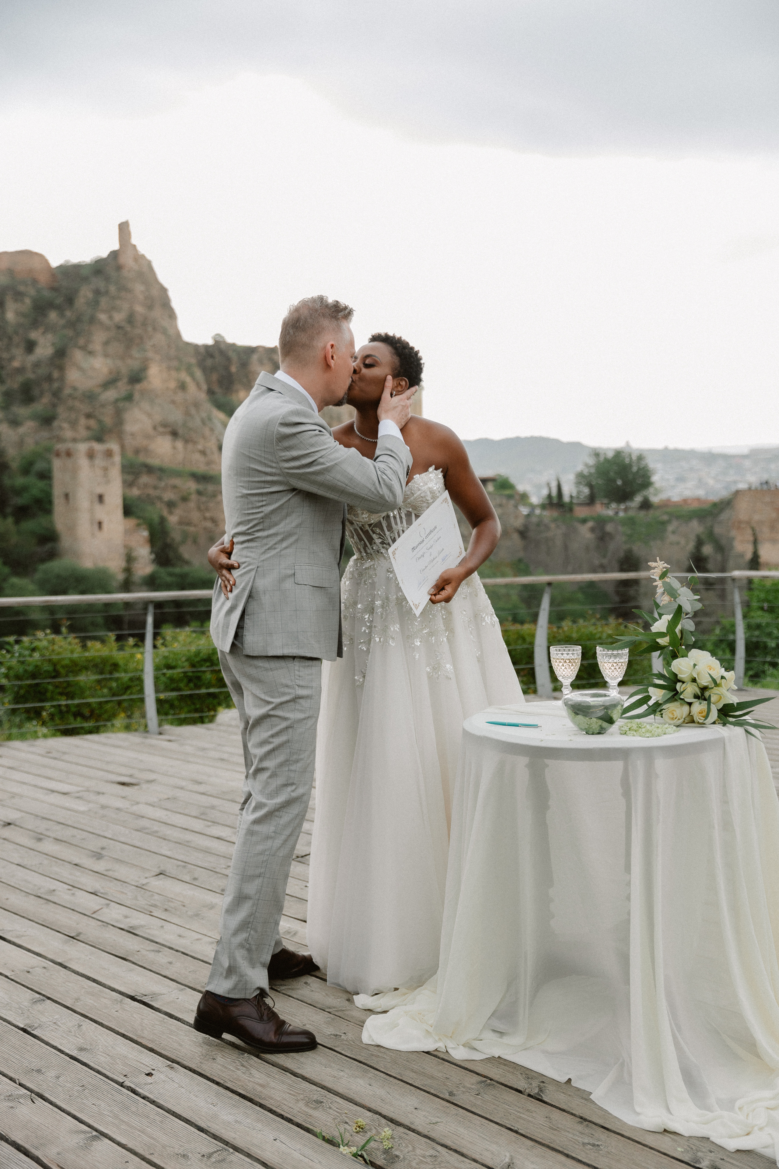 Muthoni & Christoffer. Photographer Anna Nazarenko