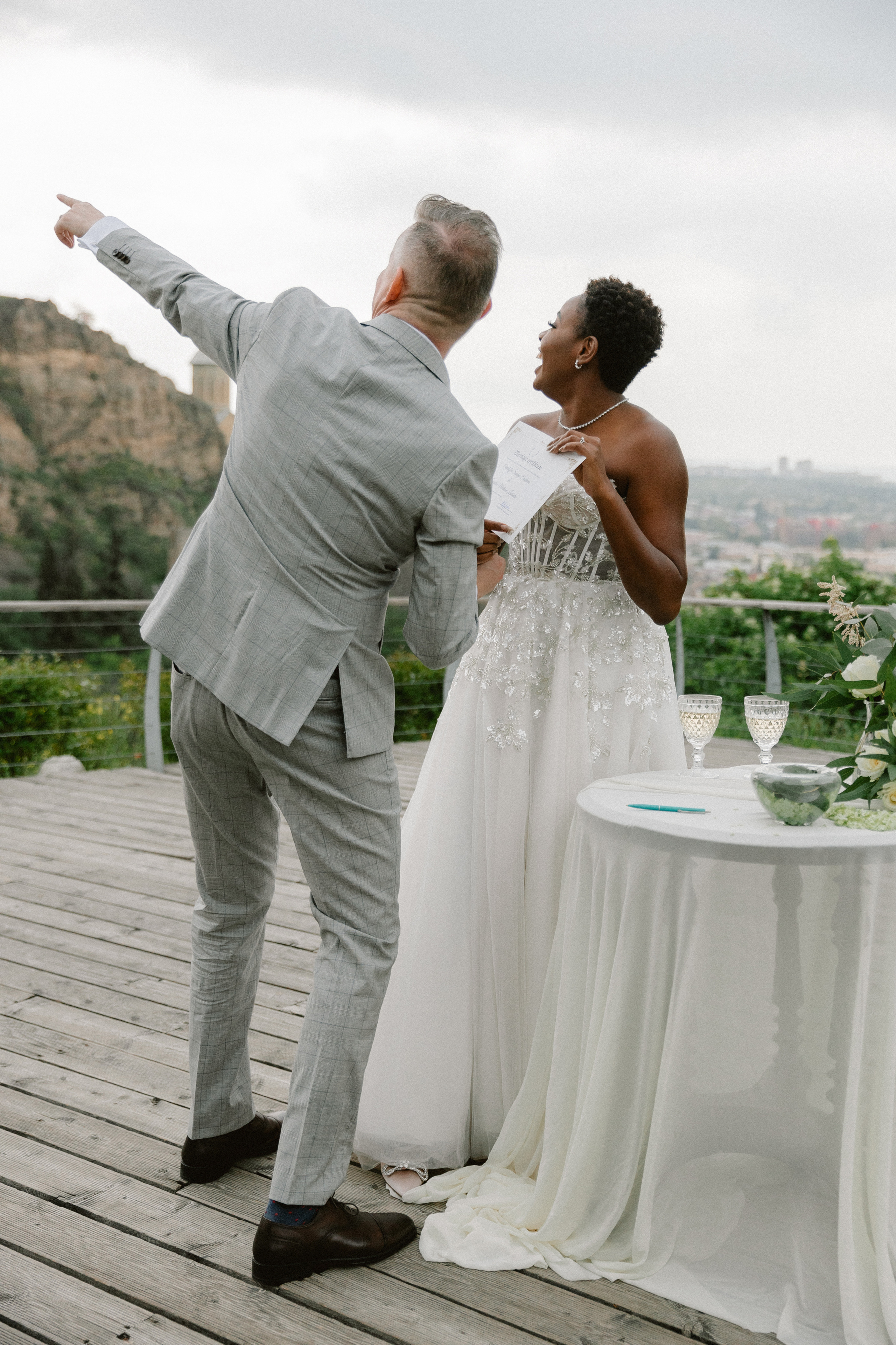Muthoni & Christoffer. Photographer Anna Nazarenko