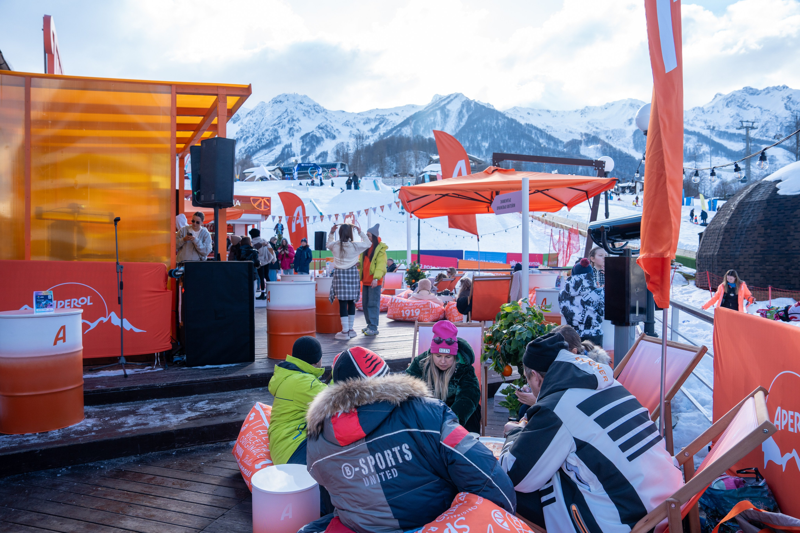 Фотоотчет партнерской интеграции Aperol Spritz на Роза Фест 2025. Репортажный фотограф в Красной Поляне и Сочи Павлюченко Екатерина