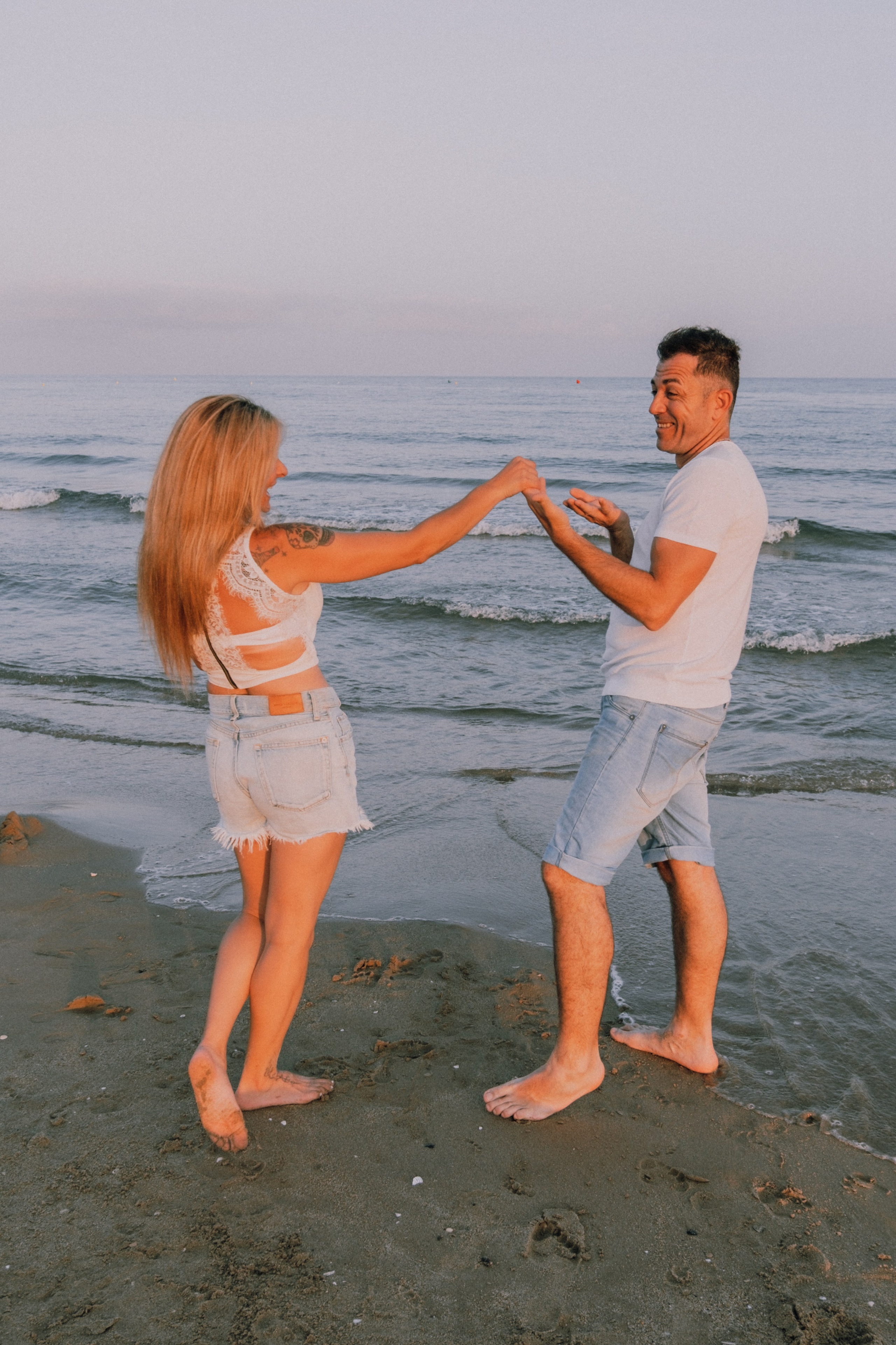 Sesión familiar en la playa. Fotografía profesional en Calafell - Elena Medvedeva