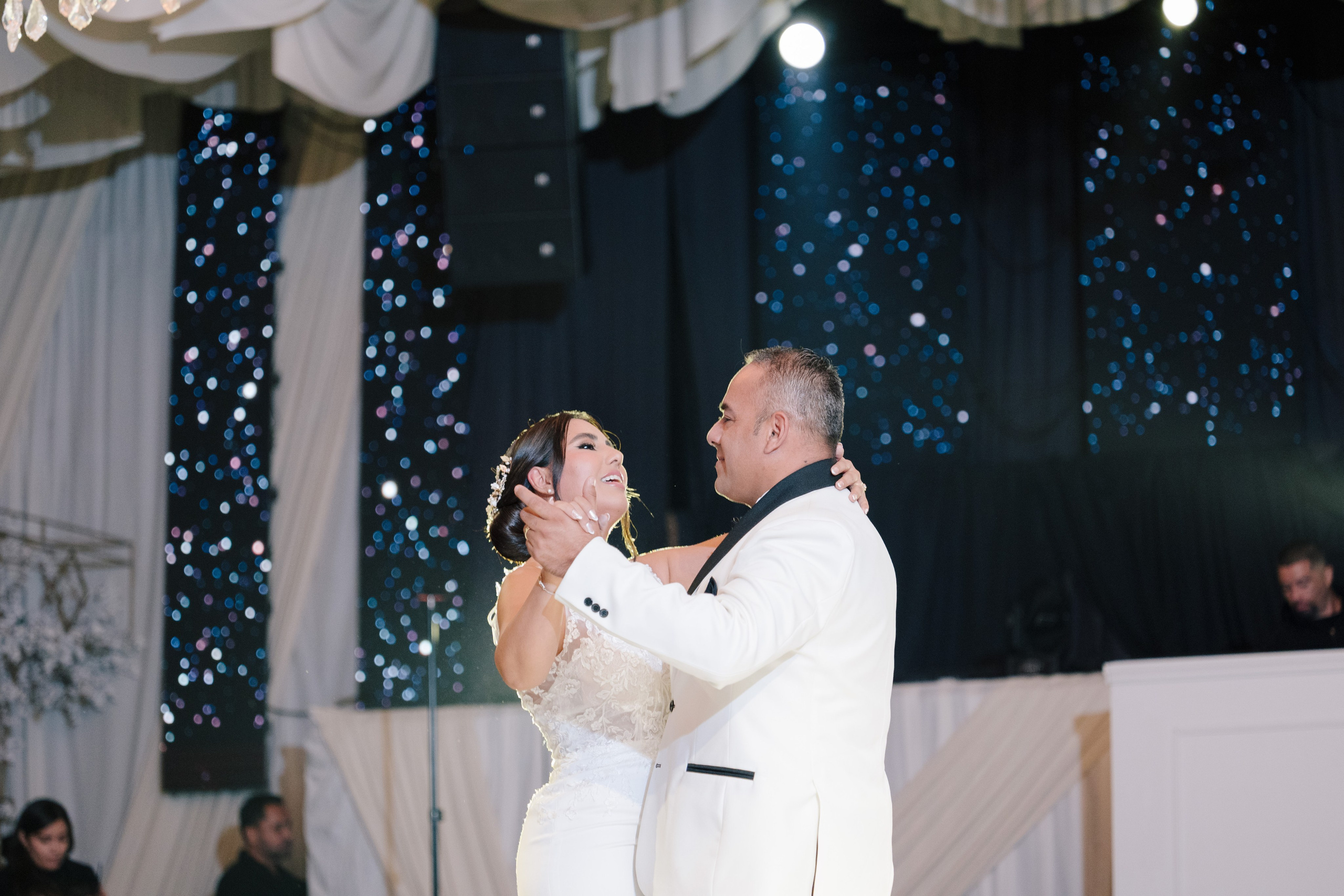 Alejandra y Salvador. Principal