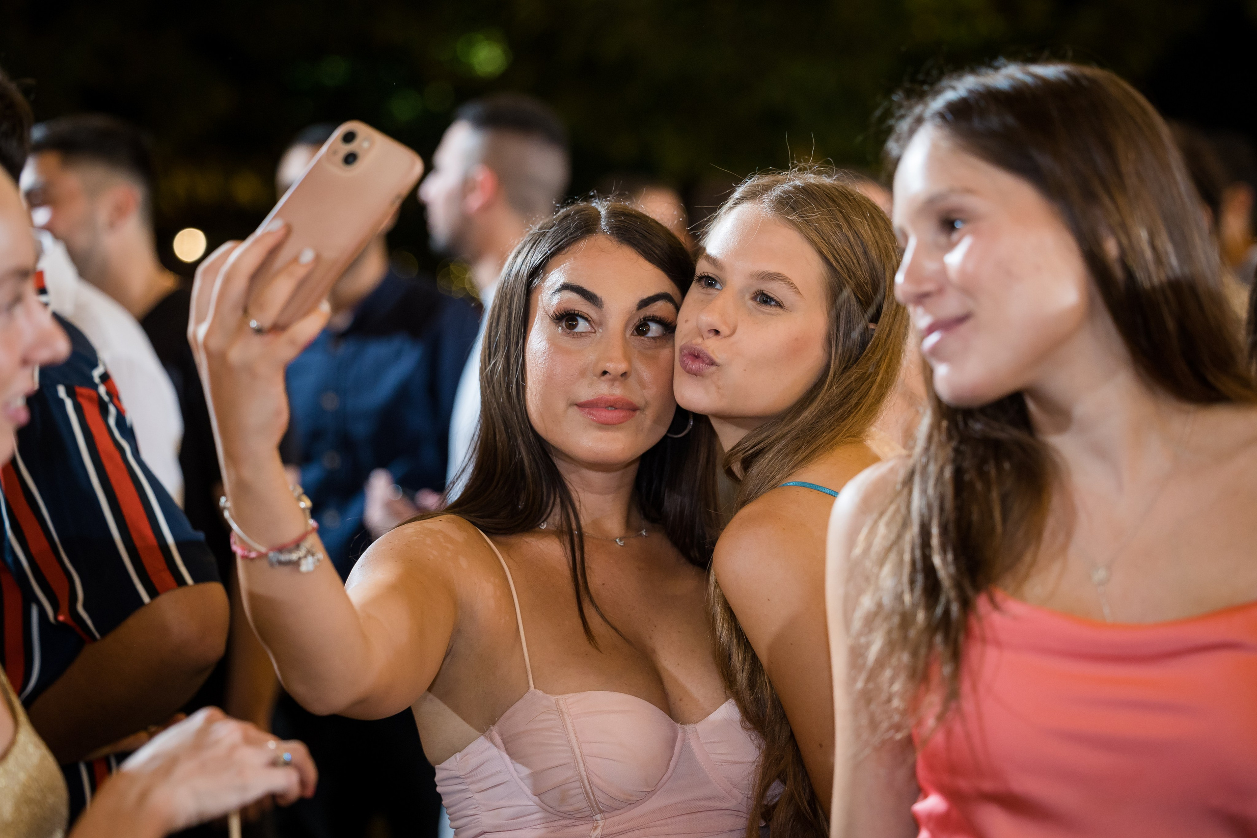 Auneg & Yarin. AMIR BUCHNIK PHOTOGRAPHER