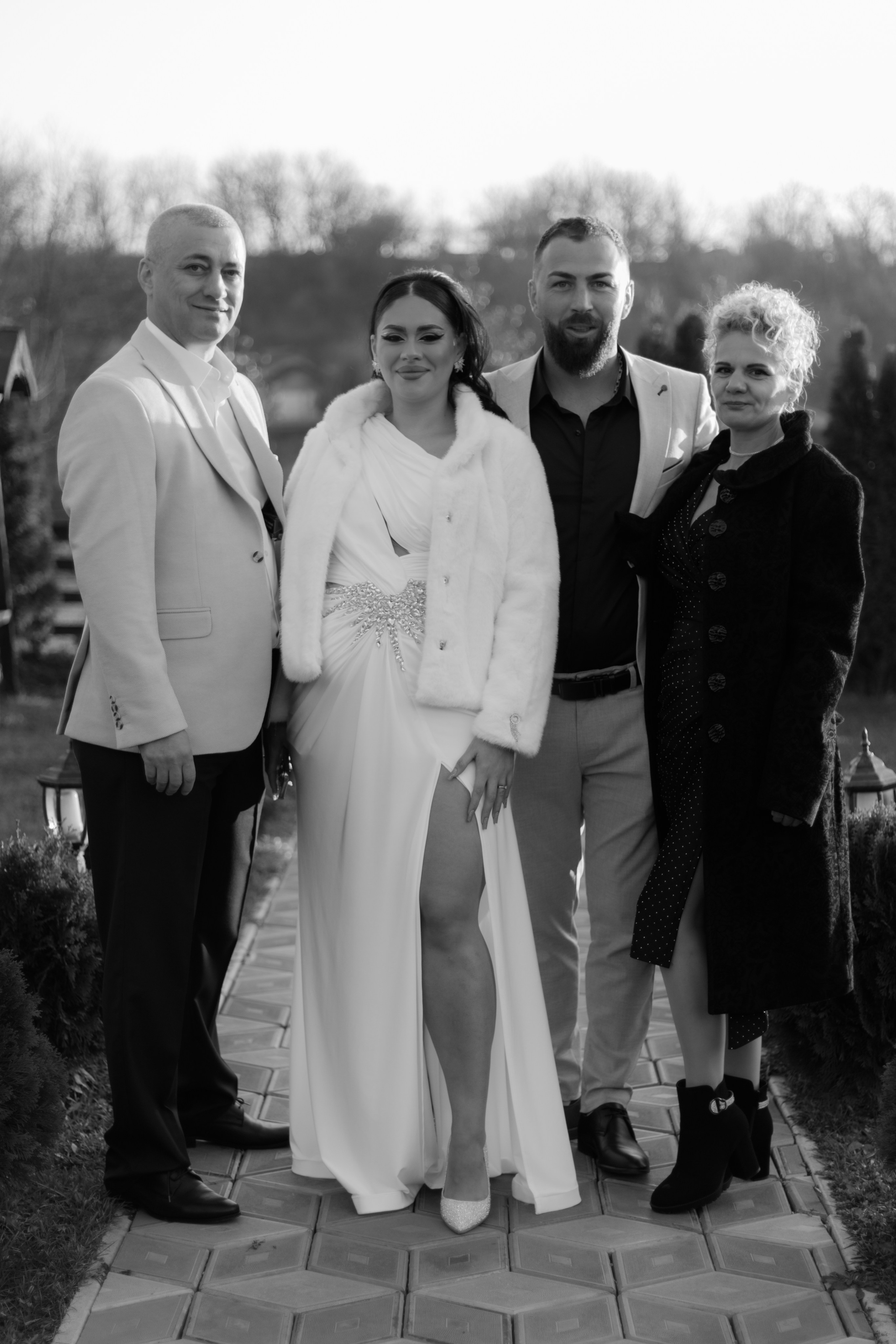 Madalina & Alin. Fotograf si videograf — evenimente si studio