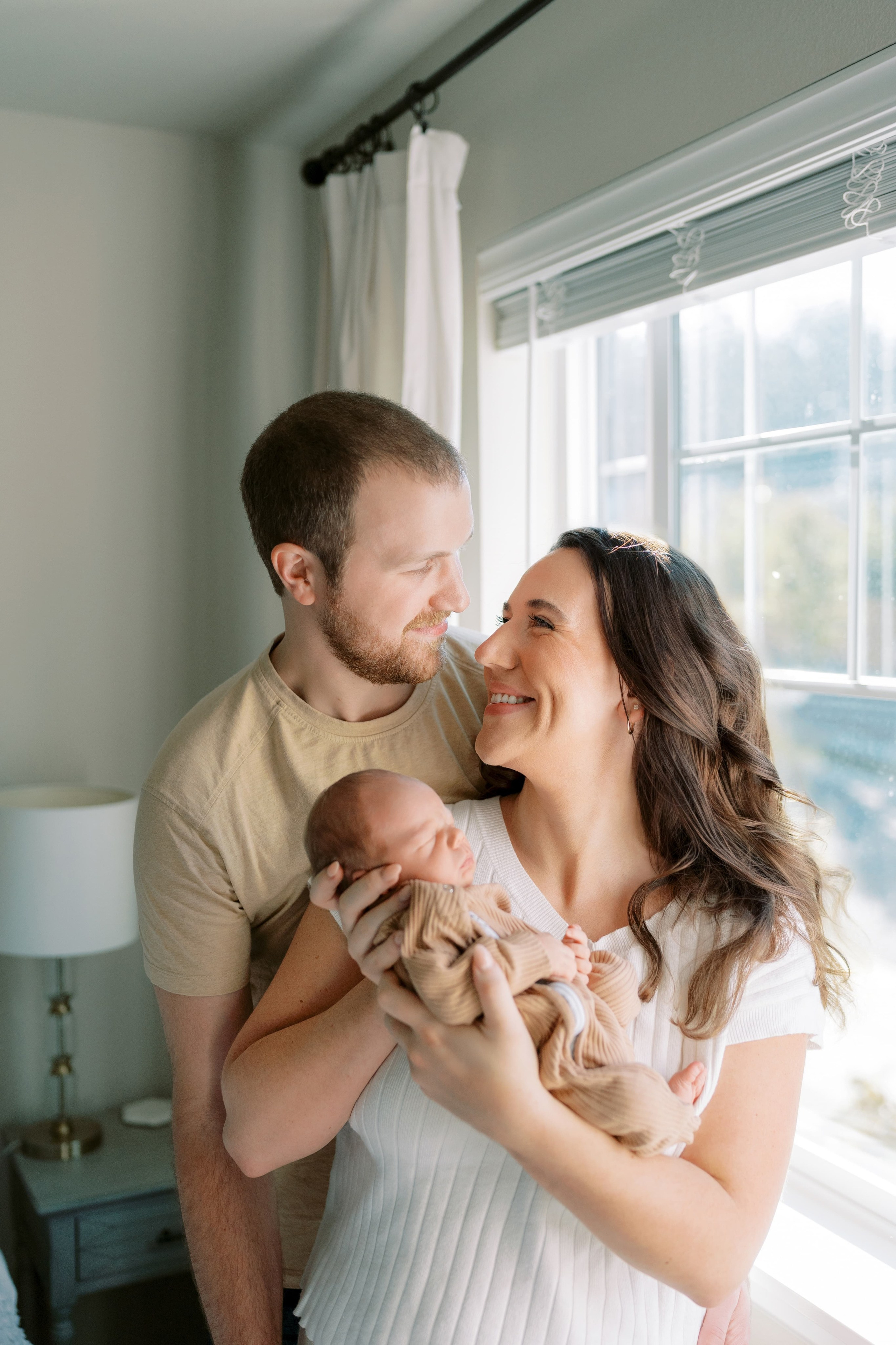 New born photoshoot at home. Anna & Entony. WA. November 2024. EVAN ARISTOV WEDDING PHOTOGRAPHY — Seattle Wedding Photographer
