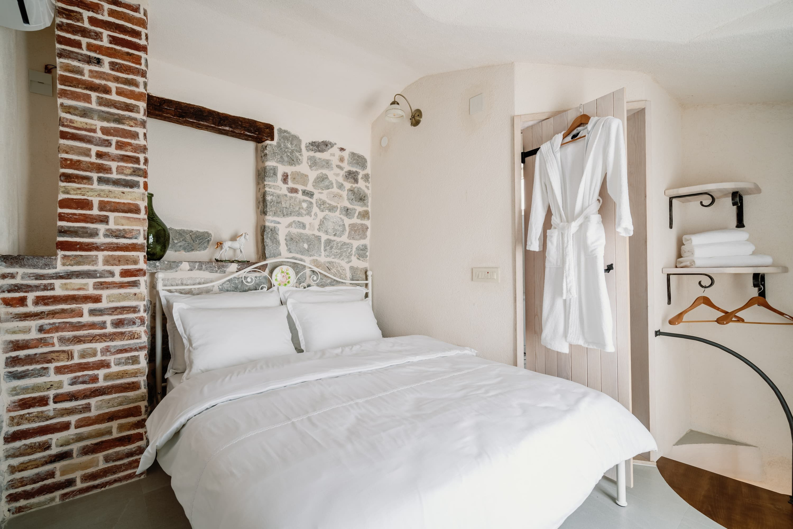 Real Estate Photography. Montenegro. EVAN ARISTOV WEDDING PHOTOGRAPHY — Seattle Wedding Photographer