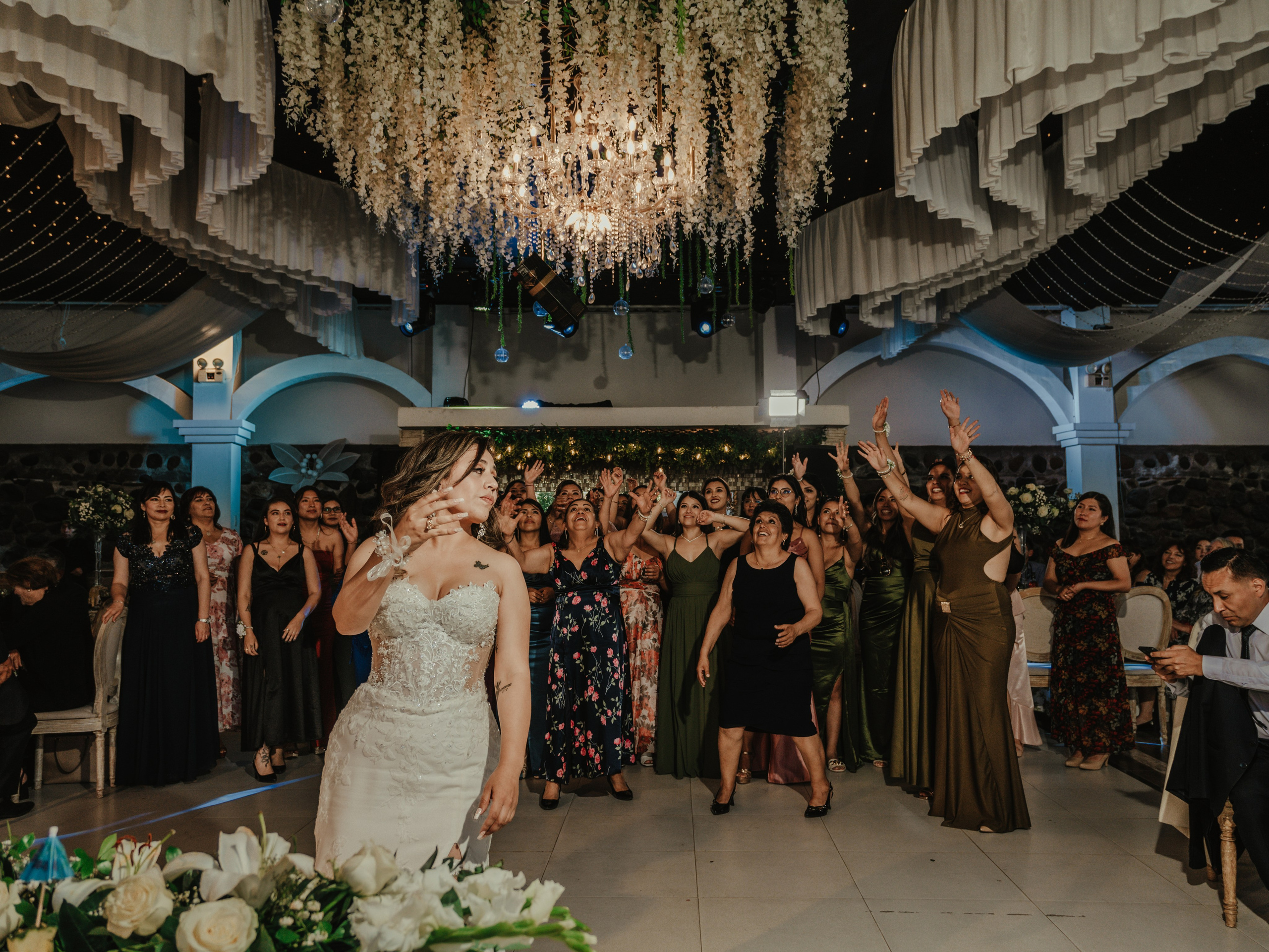 CARLA Y MARIO BODA RELIGIOSA. Studio KVTA | Fotografía y Video de Bodas en Arequipa