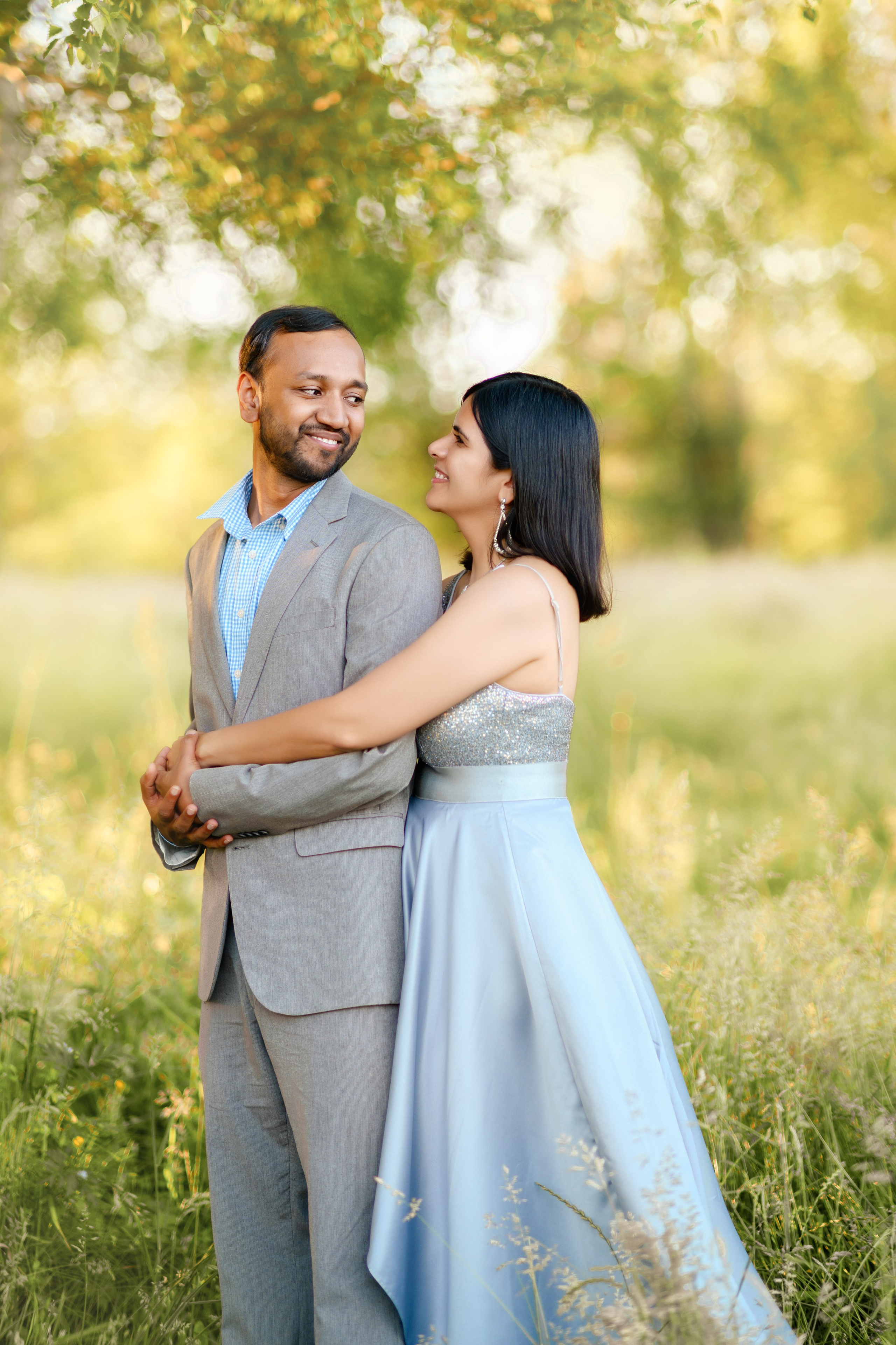 Jisha and her family. Wedding & family photography in Seattle area. Helen Michelle photographer