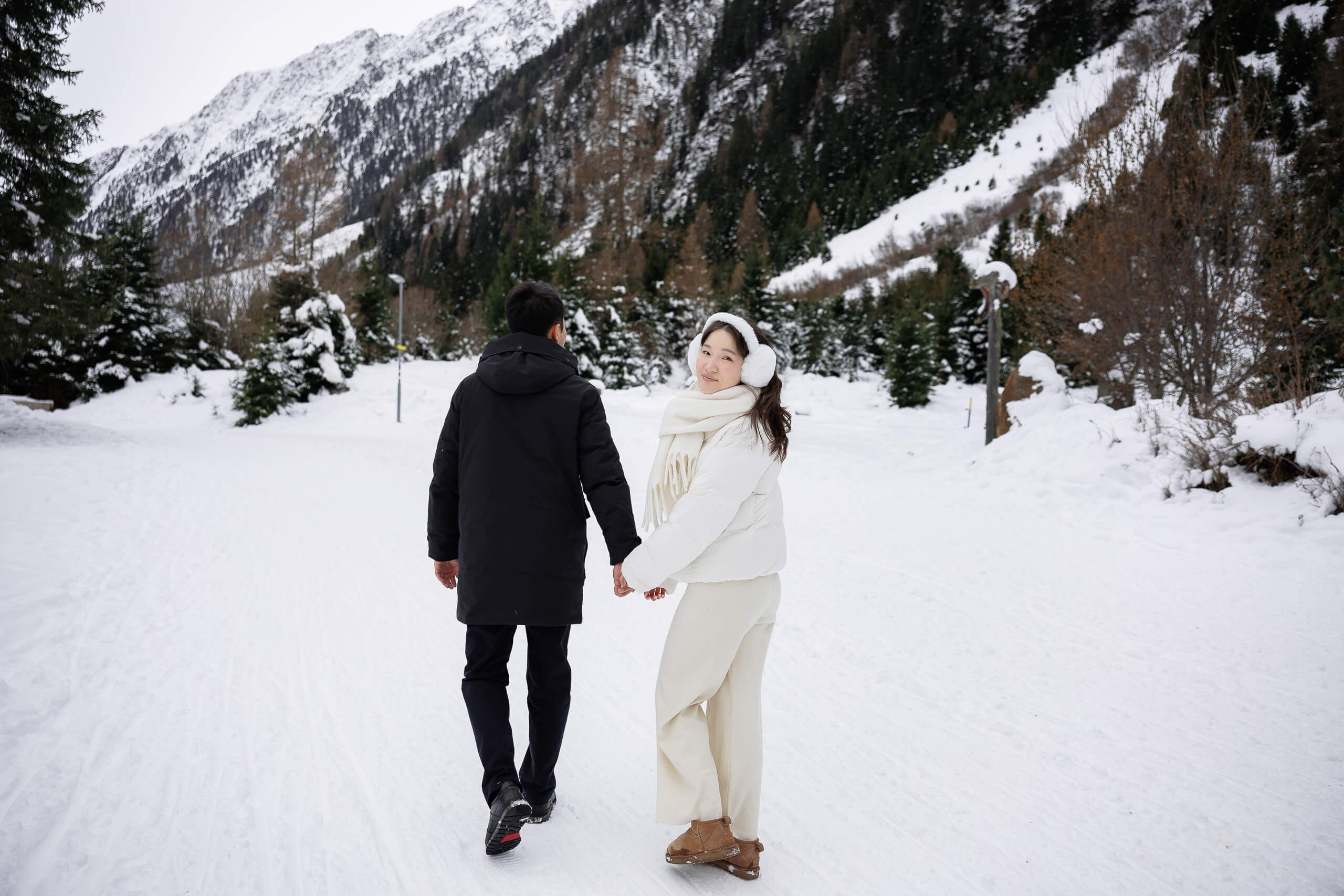 Love Story Sanzhar&Zhanel. 808Media – Professionelle Foto- und Videografie für Restaurants, Hotels, Events und Hochzeiten in Innsbruck und Tirol