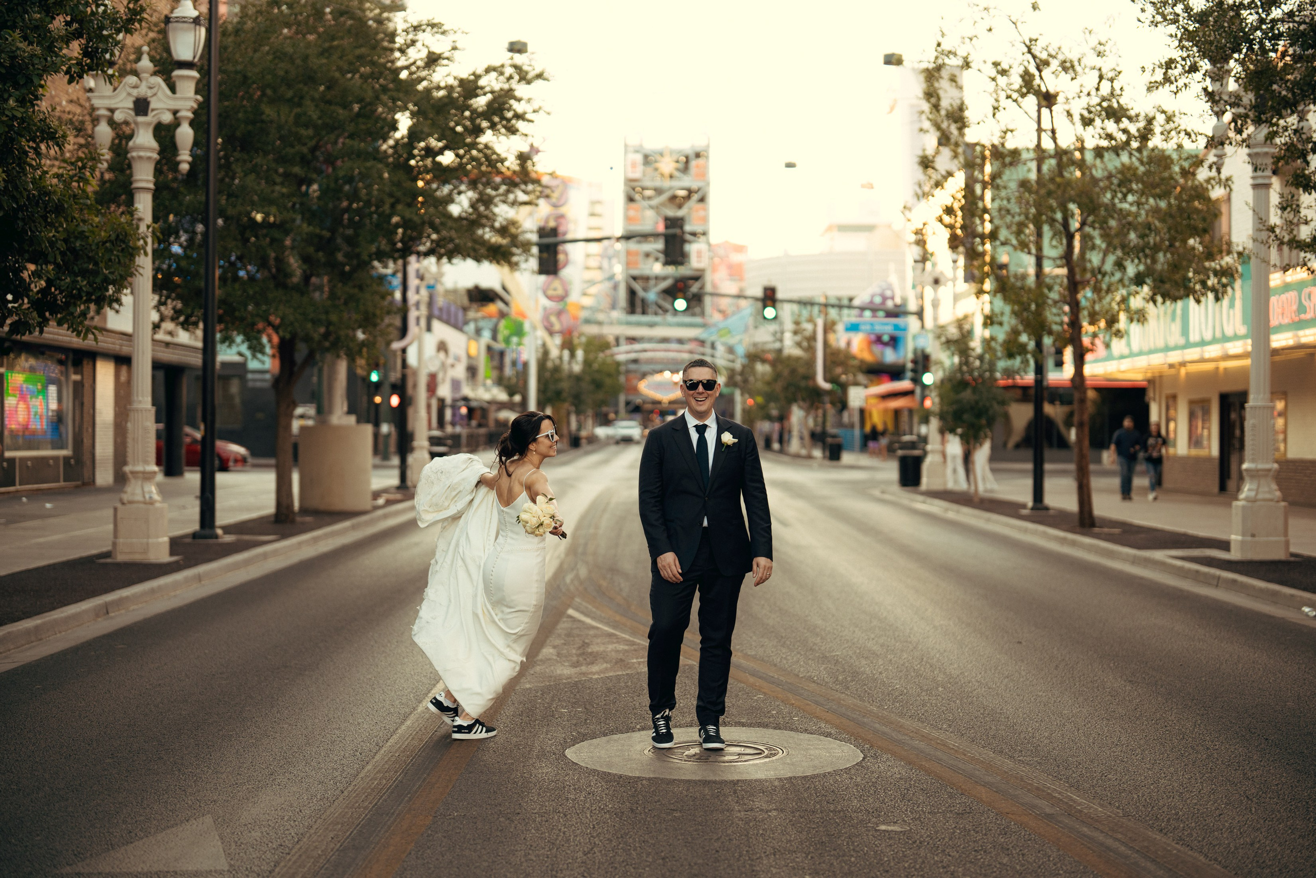 Lara&Dan. Wedding & elopement photographer Viktoriya Kravtsov. Las Vegas