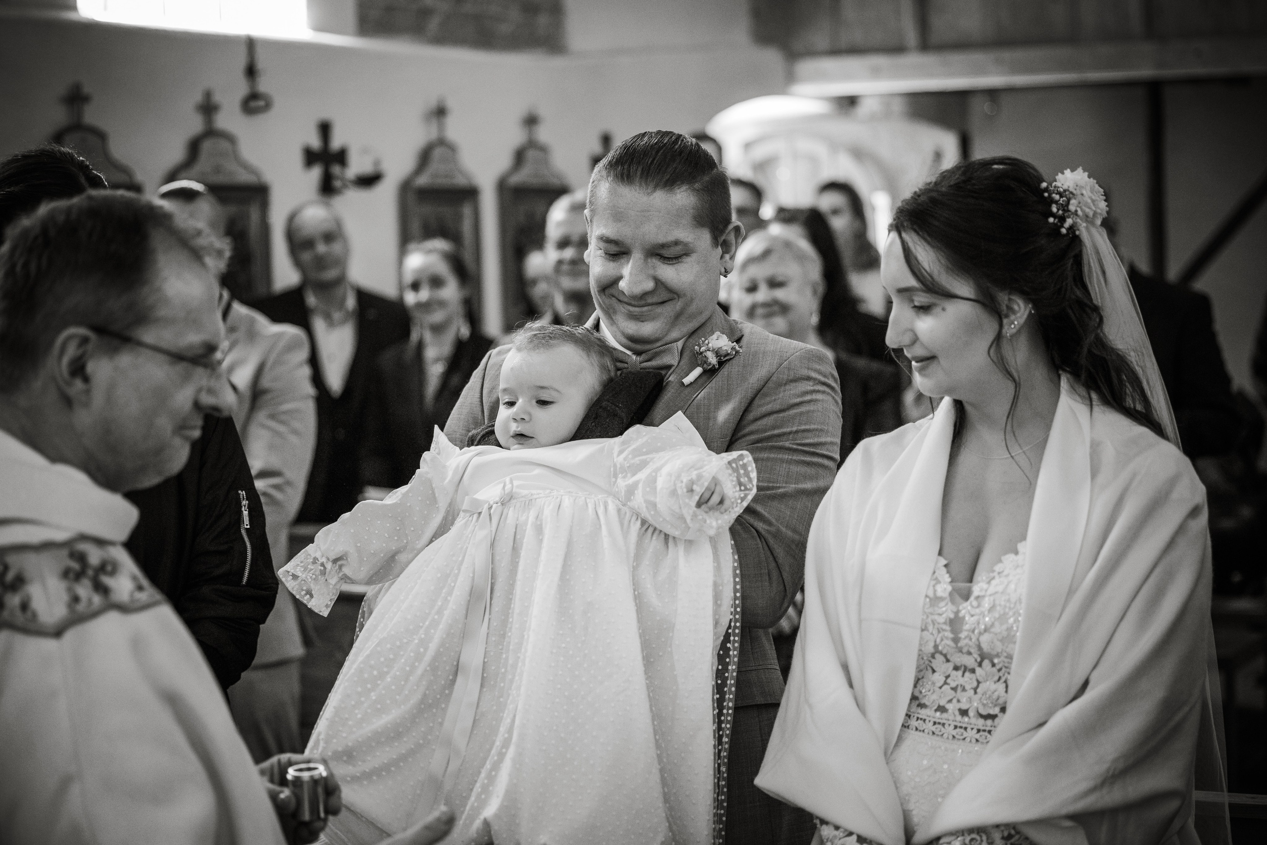 Trauung und Taufe: Heilig-Kreuz-Kirche. Hochzeitsfotograf München Taufe Familienfotograf Tanja Mauke