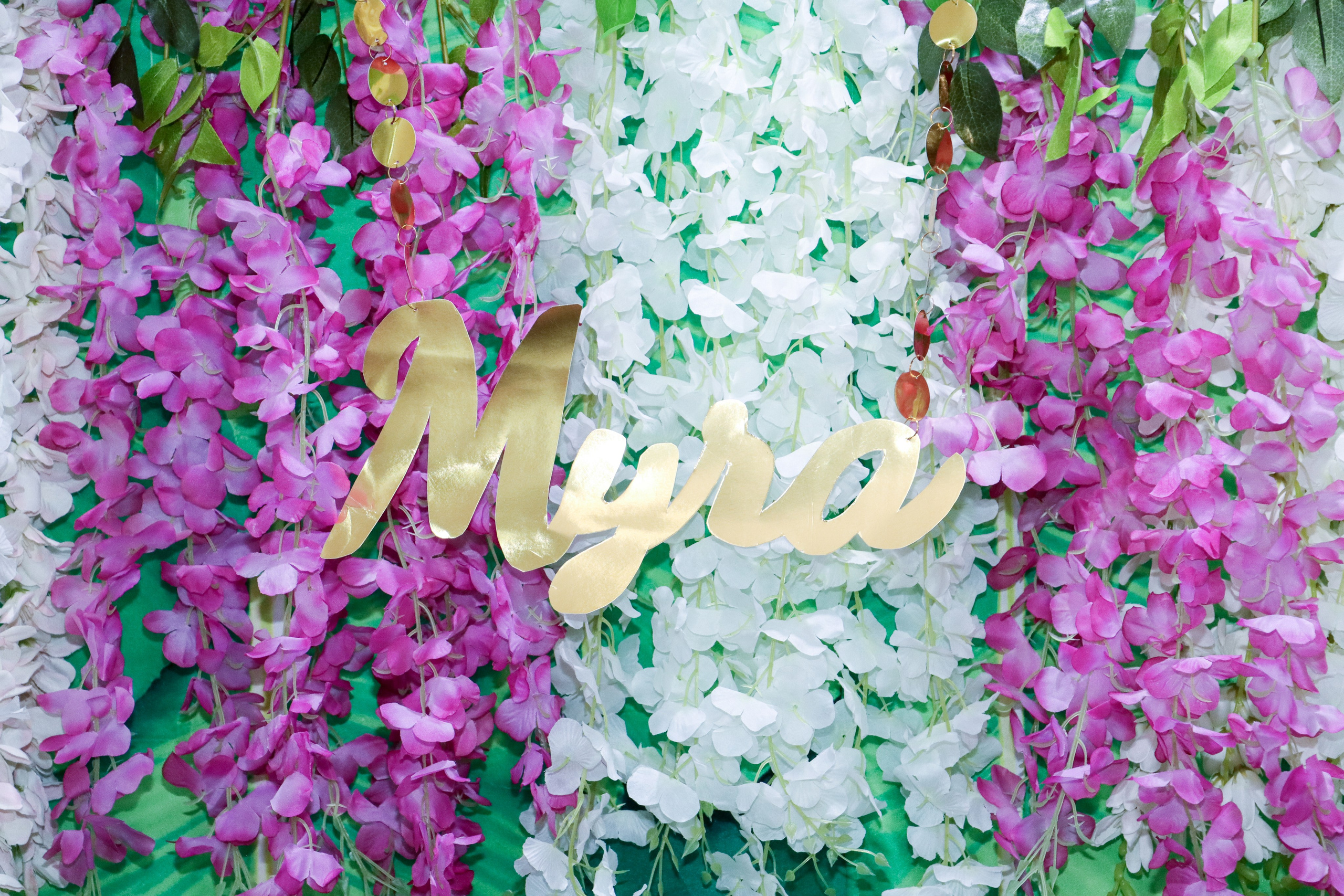 21st Ceremony. MHCreative is family-oriented photographer based in SYDNEY