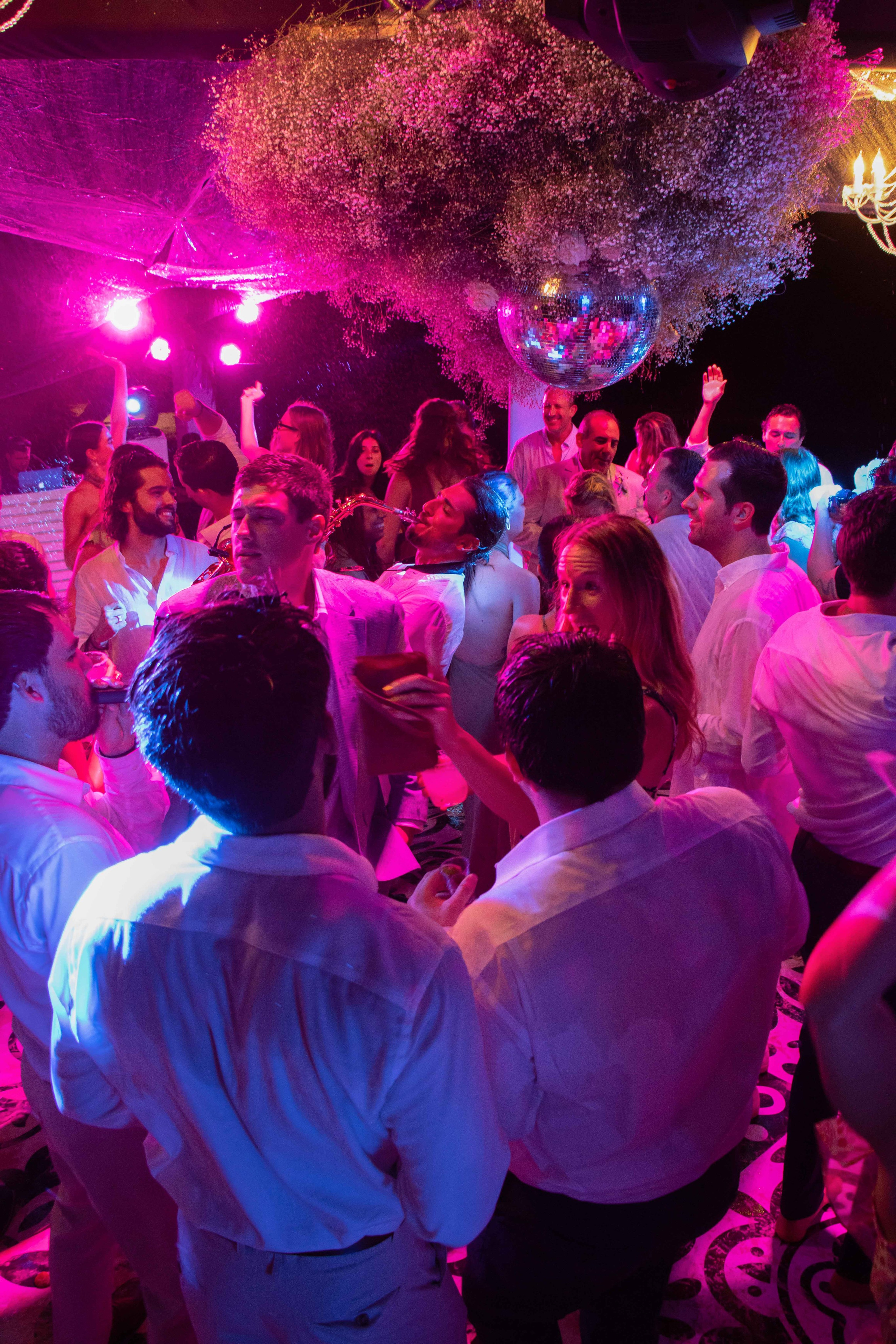 Wedding Photo Cancun. Alfredo Vazquez Wedding Films & Photography | Mexico & Destination Weddings