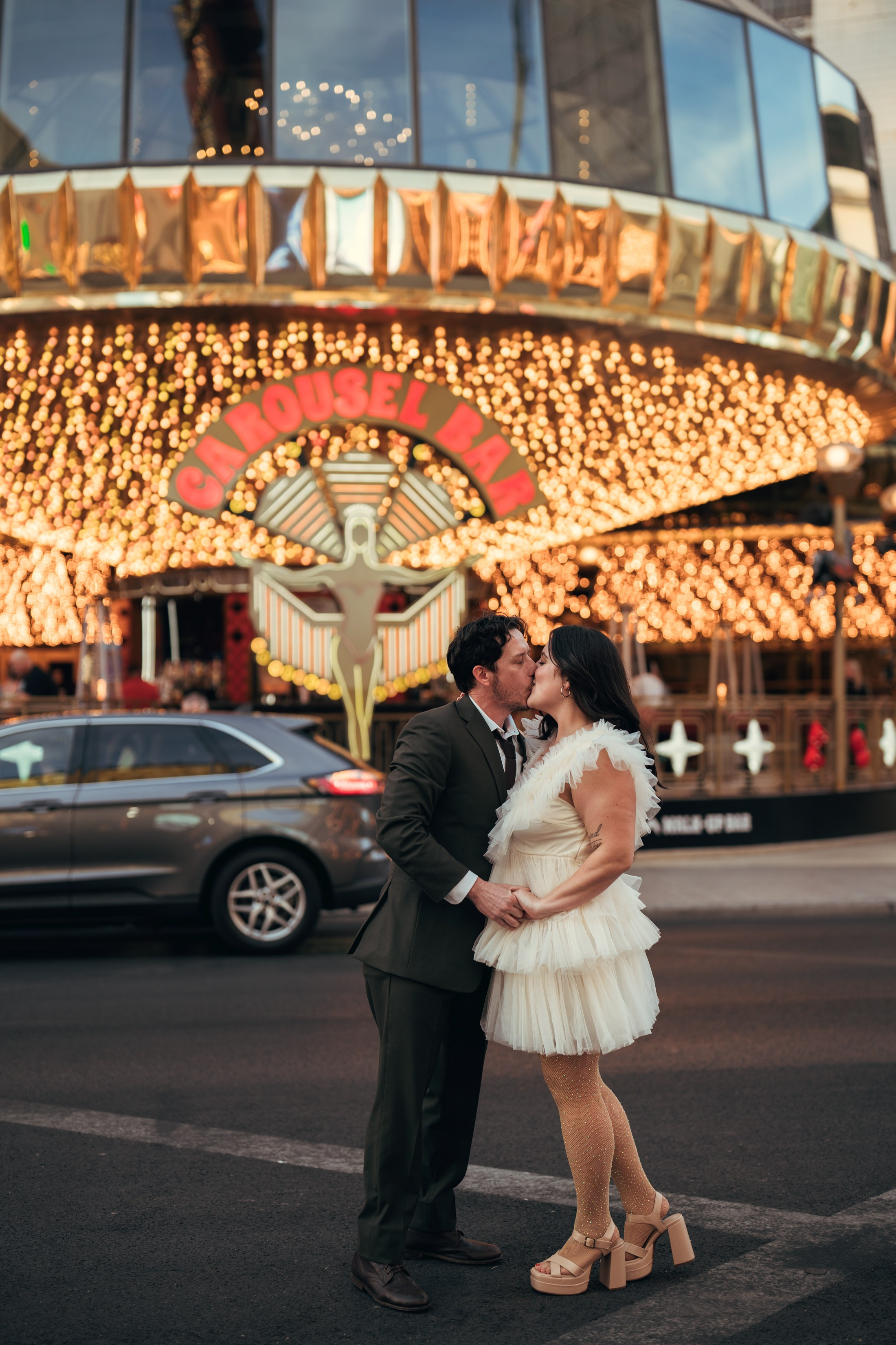 Grace&Jesse. Wedding & elopement photographer Viktoriya Kravtsov. Las Vegas