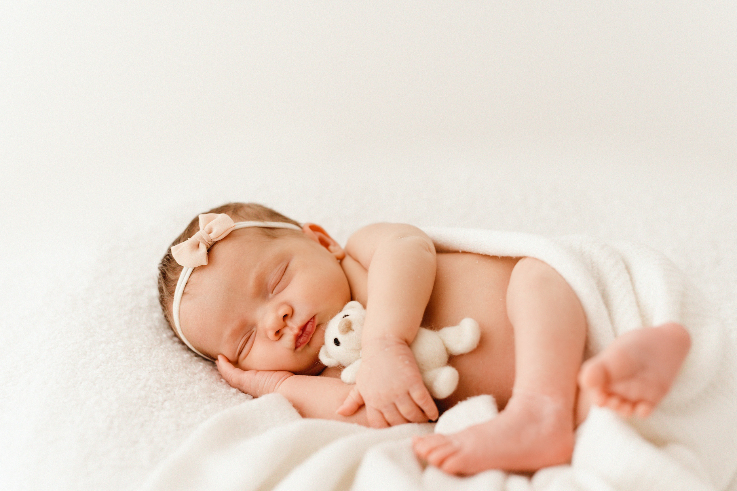 Zdjęcie noworodka w Łodzi. Fotograf Łódź. Sesja noworodkowa, ciążowa.