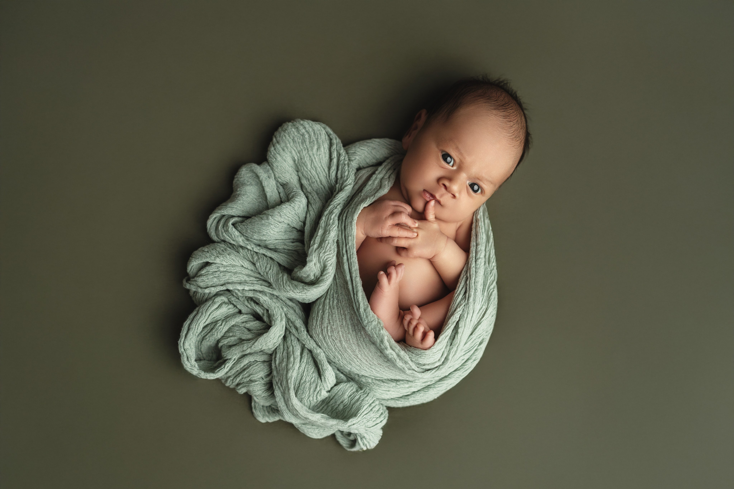 Newborn Classic. Newborn, kids, family photographer based near Zurich, Switzerland