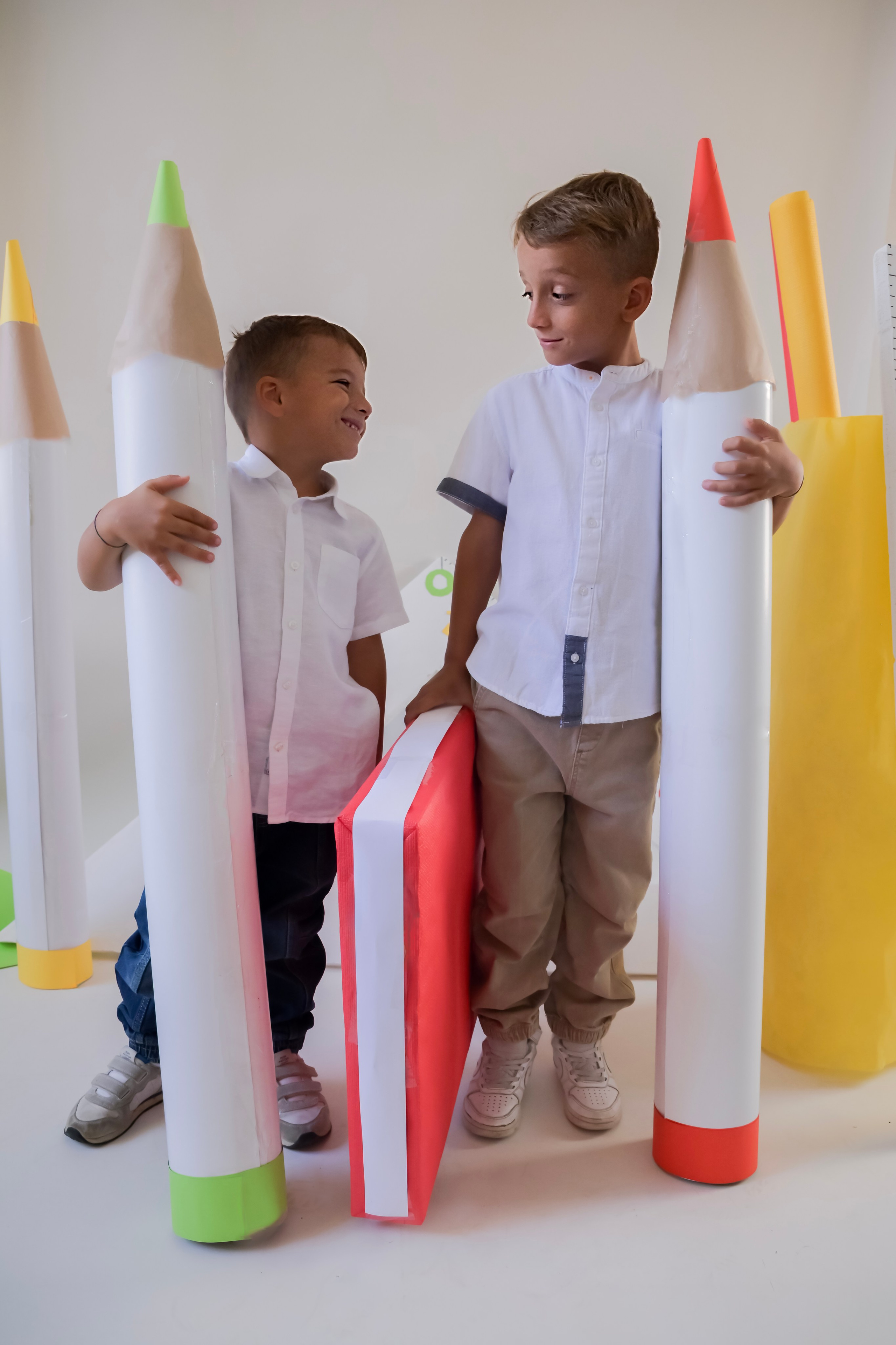 STEFANO&ANDREA - MINI FOTO SESSIONE DEI FRATELLI IL RITORNO A SCUOLA