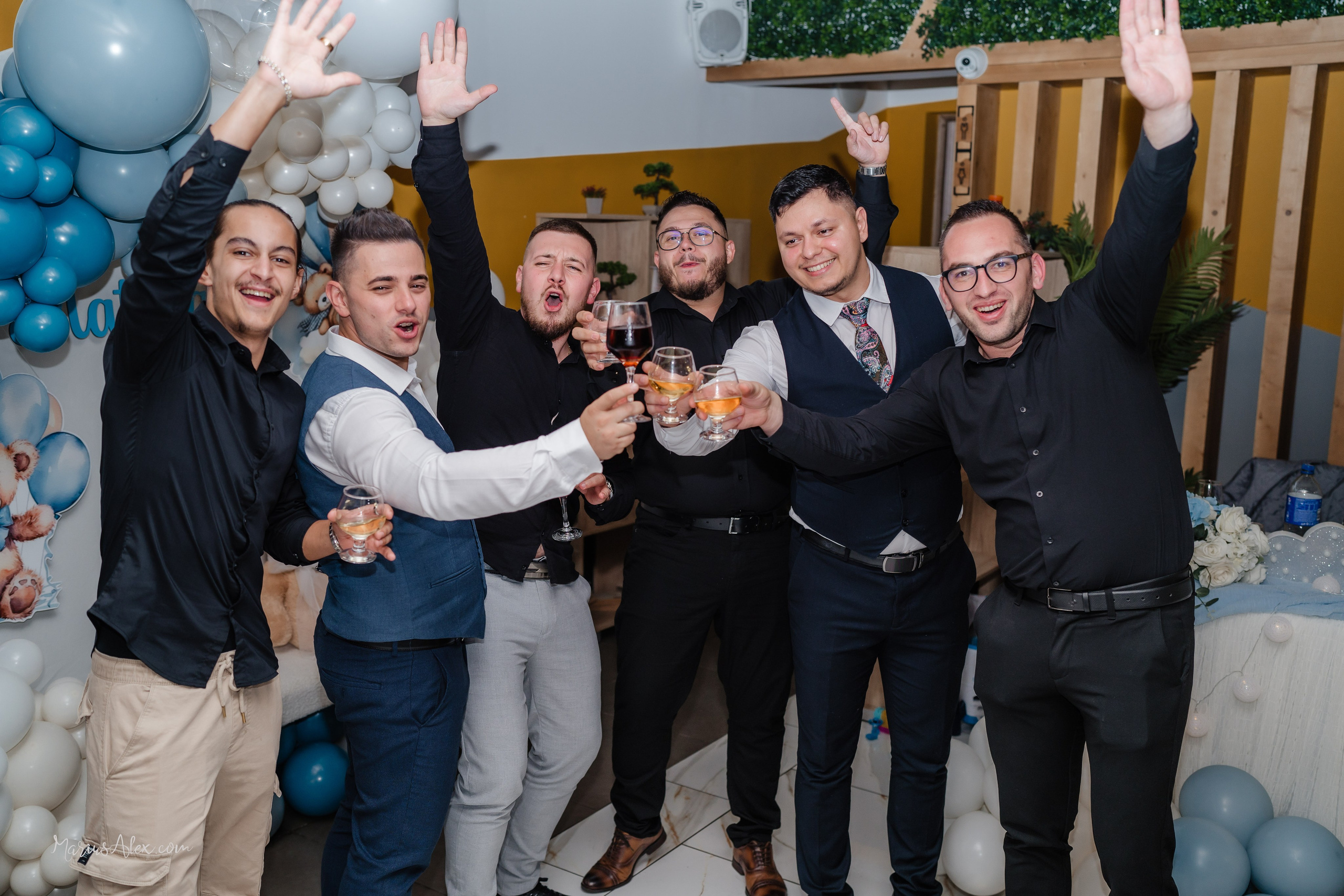 Micutul Mathias - Cel mai distractiv botez. Marius Alex fotograf de eveniment si portret din Suceava