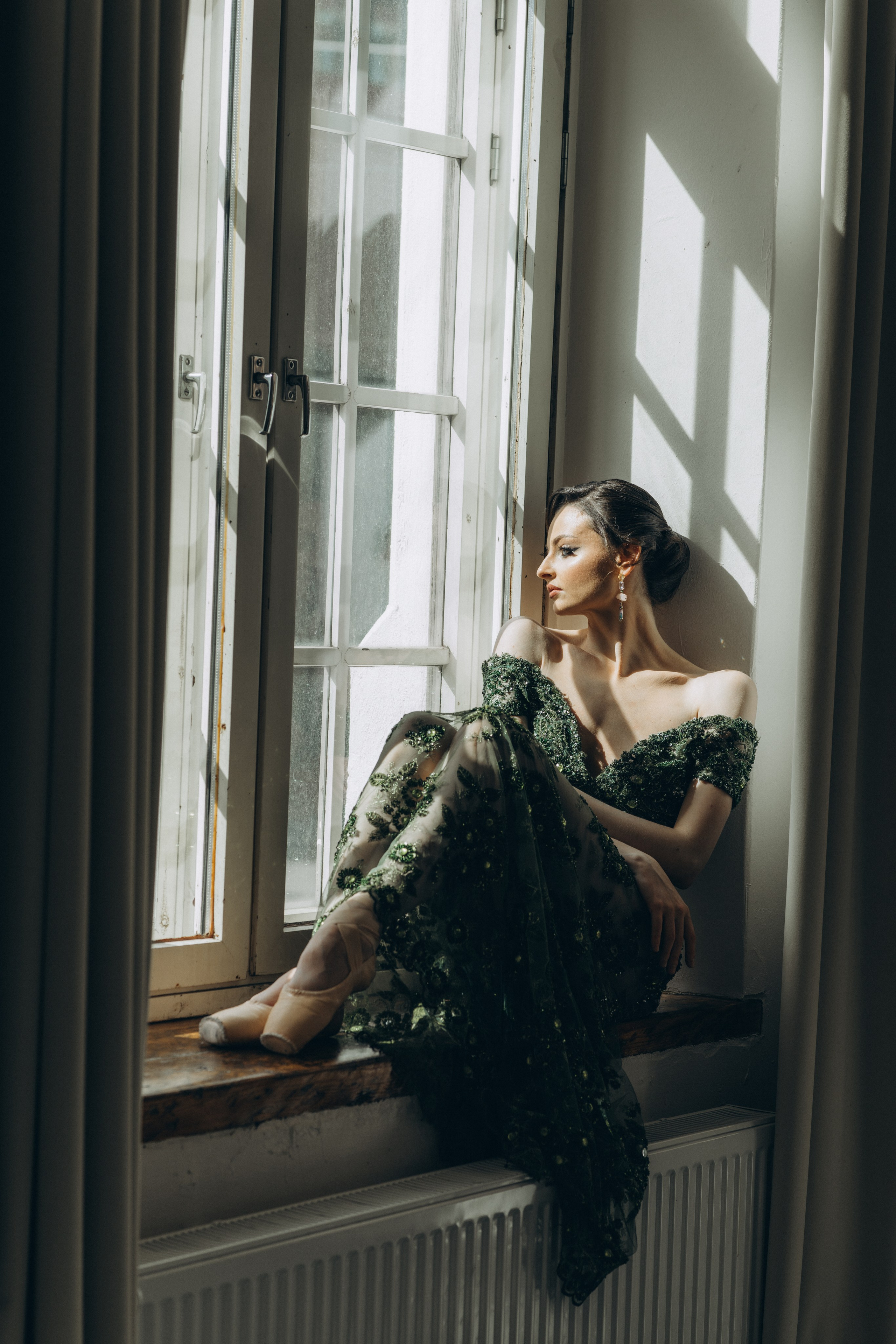 Riikka Couture, Riikka Ikäheimo, Violetta Keller, Portrait, Dancer. Wedding and potrait photographer in Helsinki Vickan O