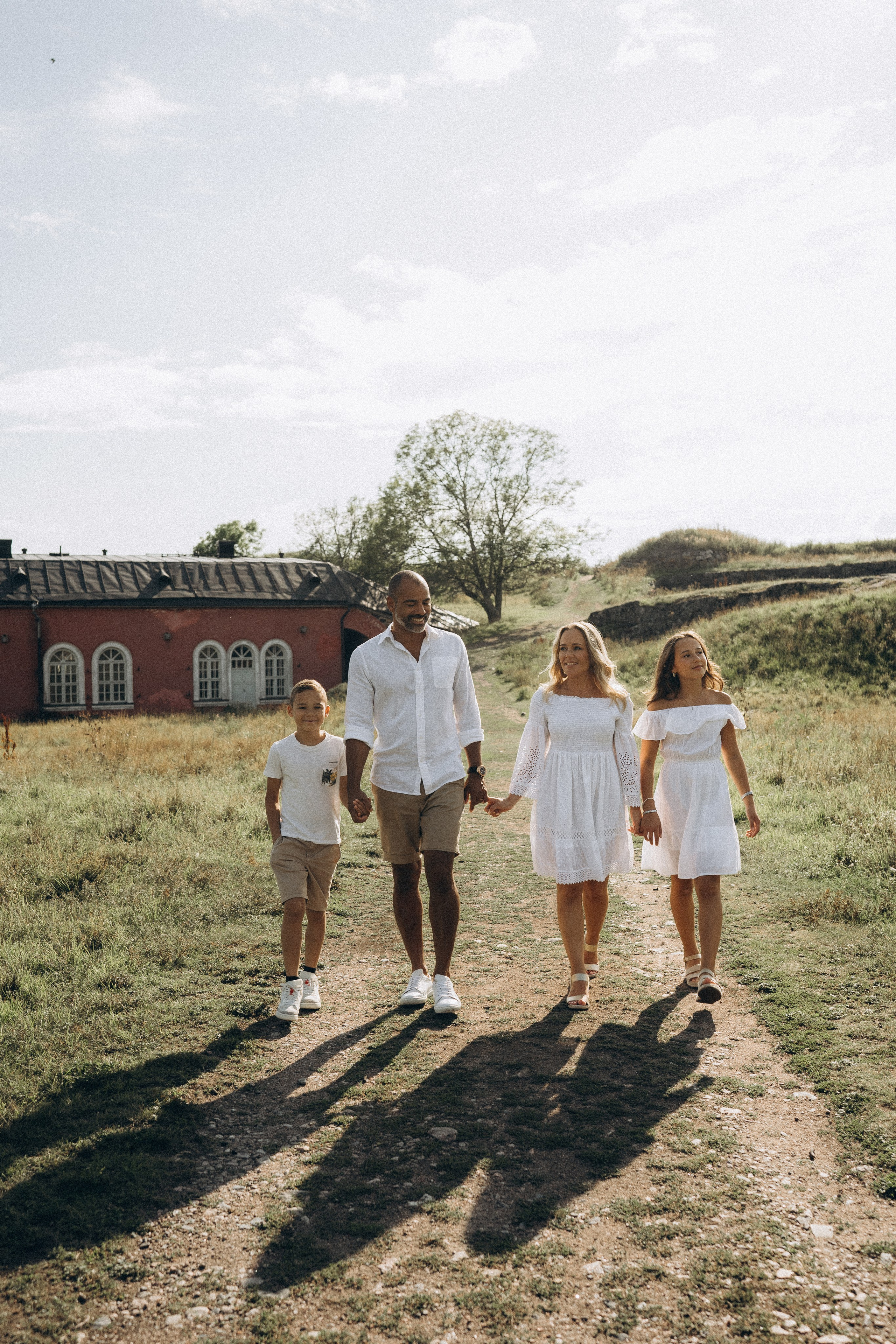 Suomenlinna. Wedding and portrait photographer in Helsinki Vickan O