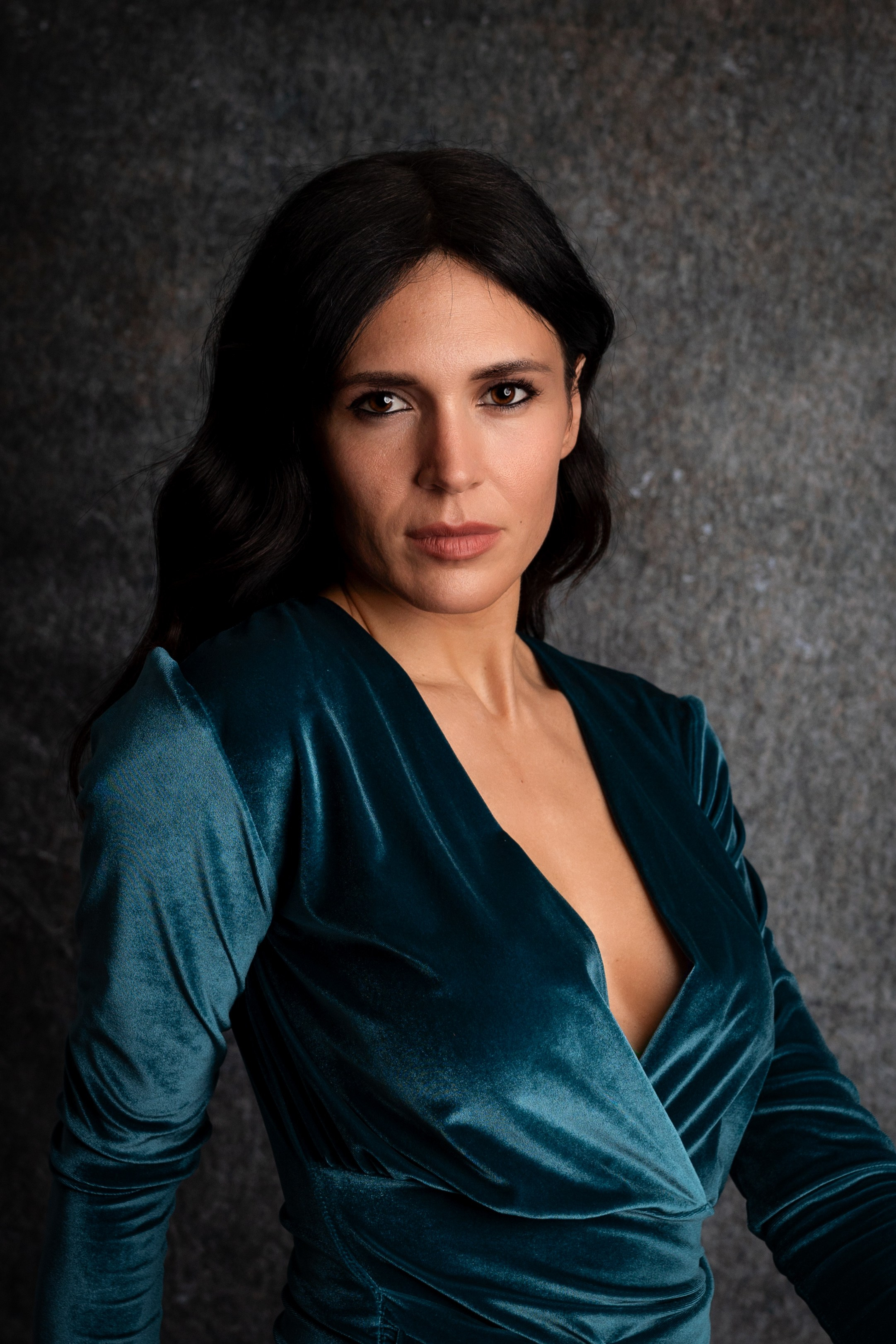 Sessioni fotografiche eleganti foto ritratti Milano. Maria Cristina Casati Fotografa di Ritratto Donna e Maternità a Milano — CityLife