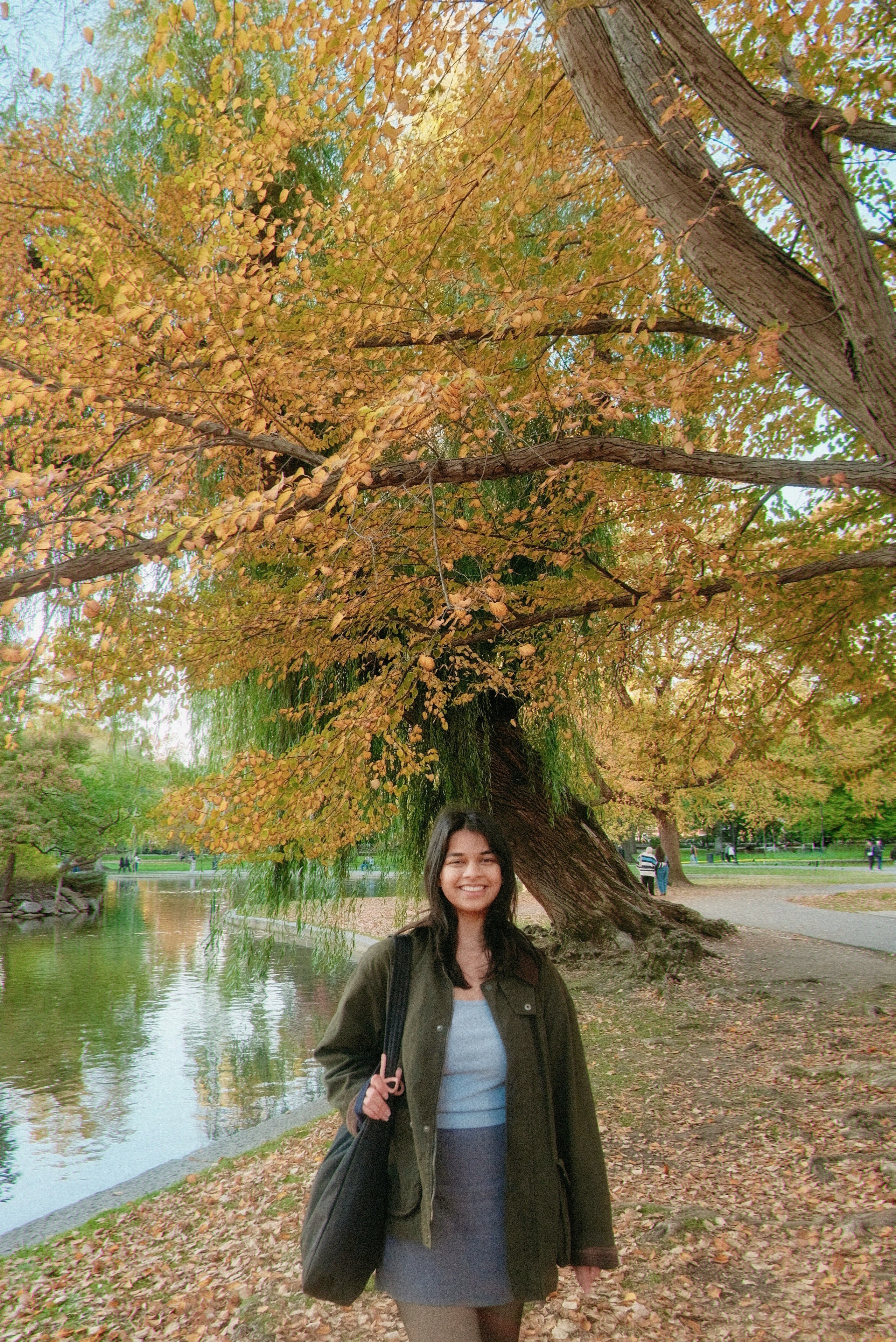 Autumn walk with Annie. Kelly Sang, graduation and portrait photographer in Boston