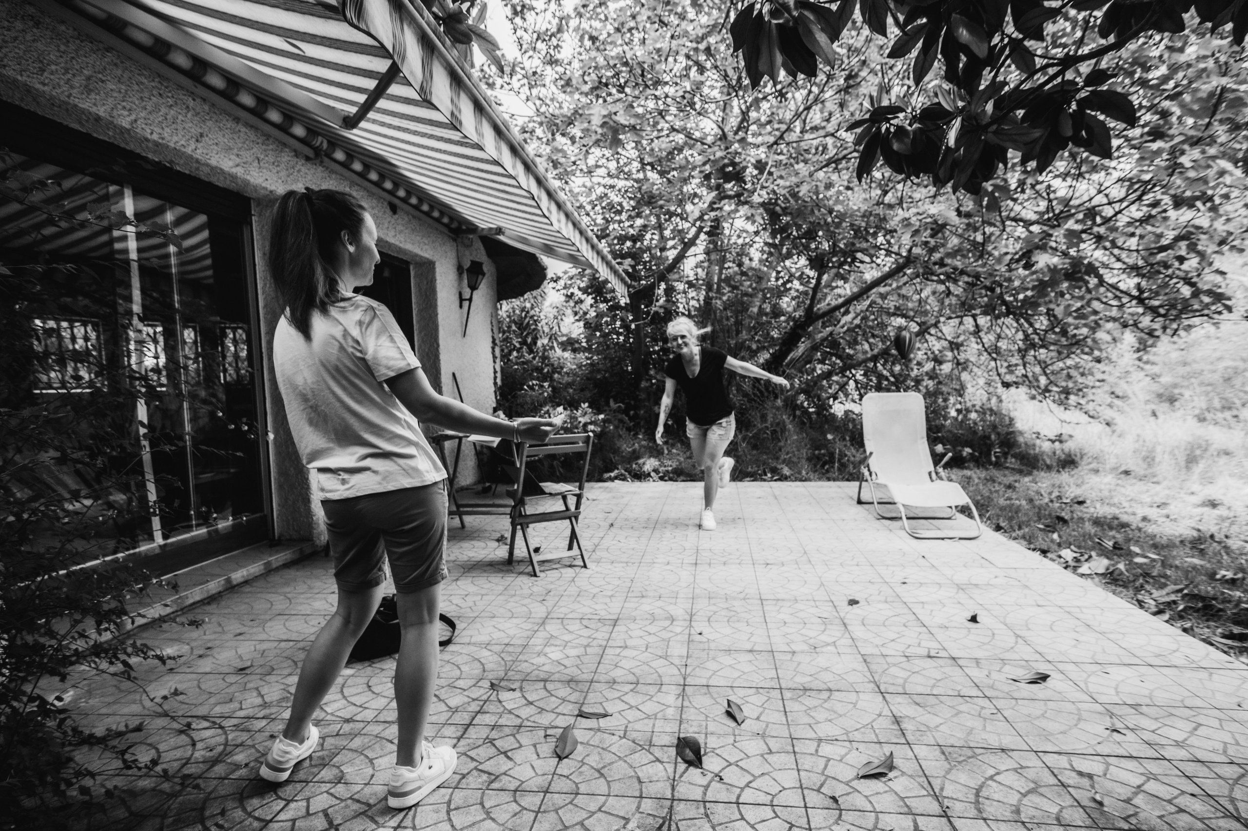 Anais et Tiffany. Photographe professionnelle à Poitiers, Tours et Châtellerault | Studio photo entre Poitiers et Tours – portraits, familles, entreprises, ma