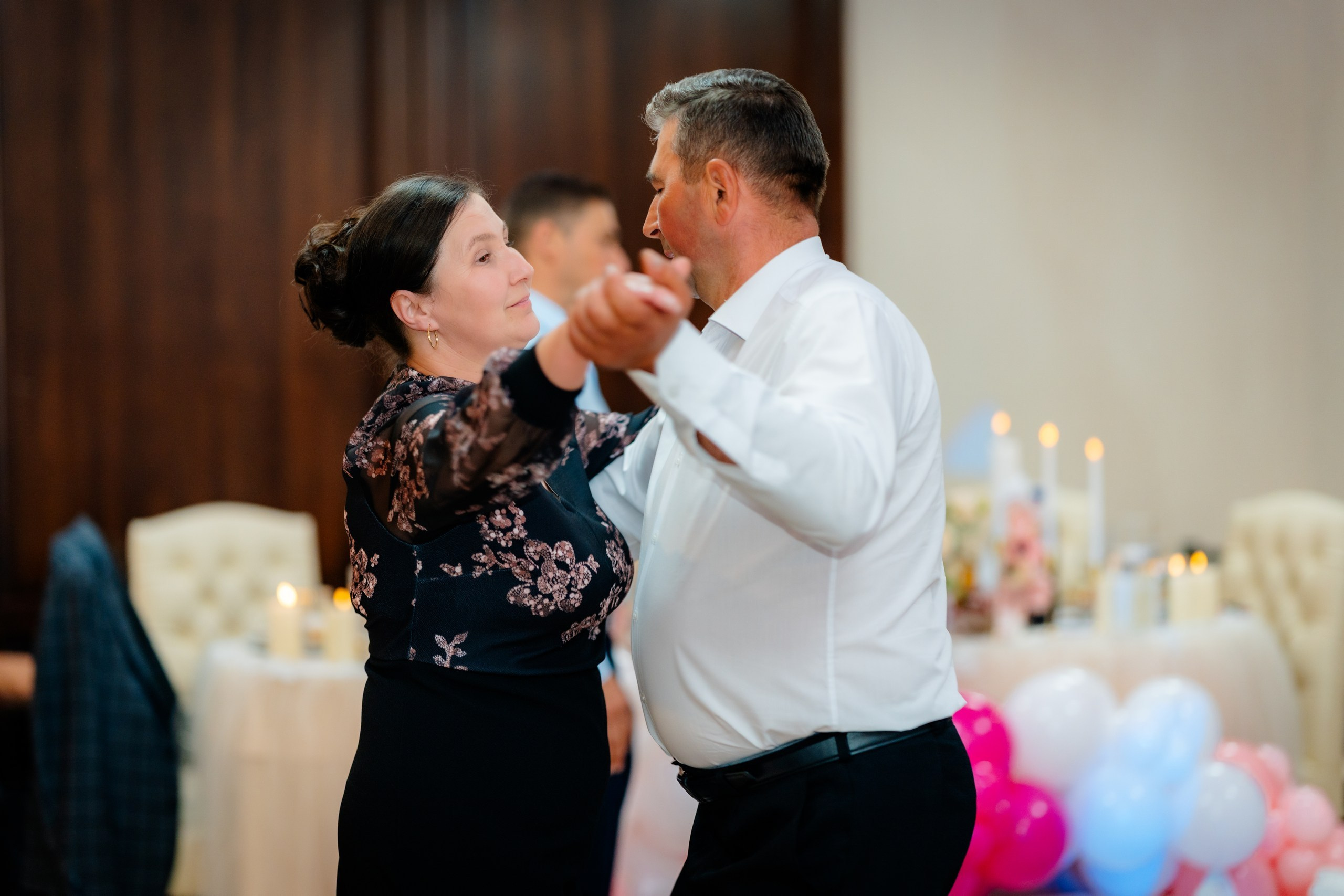 fotograf botez Miruna Parascheva, fotografie botez Botoșani, fotograf Alin Chirilă, amintiri botez, fotografii botez, botez Miruna Parascheva, fotograf copii, fotografie botez în Botoșani-alt="botez Miruna Parascheva, fotografie botez Alin Chirilă, amintiri botez, fotografii emoționante botez Botoșani"-- fotografii-botez-bebelus- amintiri-botez-micuț- moment-sfânt-crestinare- fotografie-emotionanta-botez- detalii-botez-bebelusi- parinti-fericiti-la-botez- fotograf-botez-profesionist- botez-in-biserica-ortodoxa- micuț-botezat-cu-emoție- zâmbete-și-lacrimi-la-botez- bebeluș-la-cristelniță- decor-botez-colorat- botez-cu-dragoste-și-credință- emotie-pura-la-botez- fotograf-botez-botosani- botez-iasi-suceava-fotograf- amintiri-nepretuite-botez