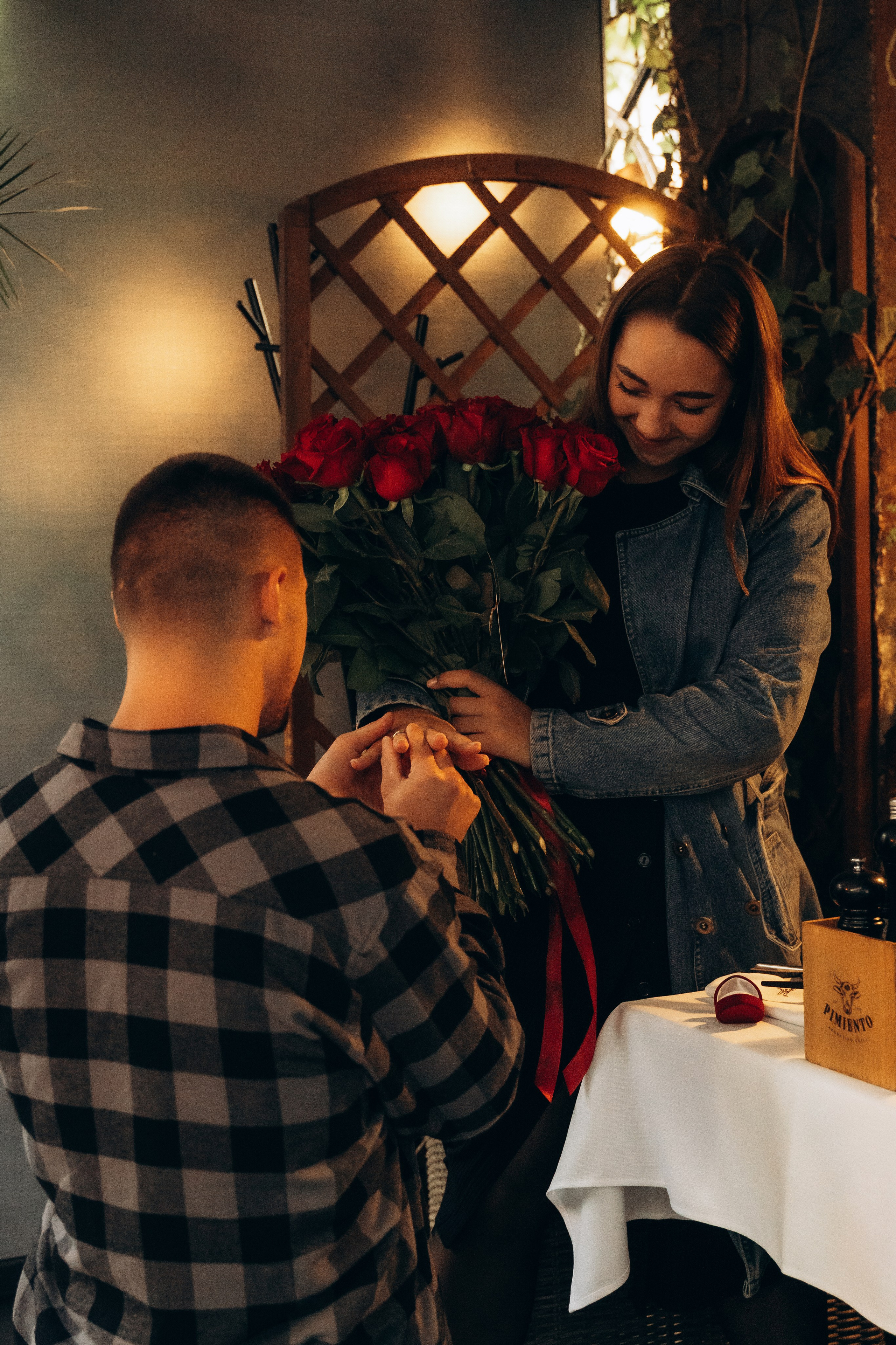 Sunset Embrace. Fotograf Katowice – sesje indywidualne, rodzinne, ślubne
