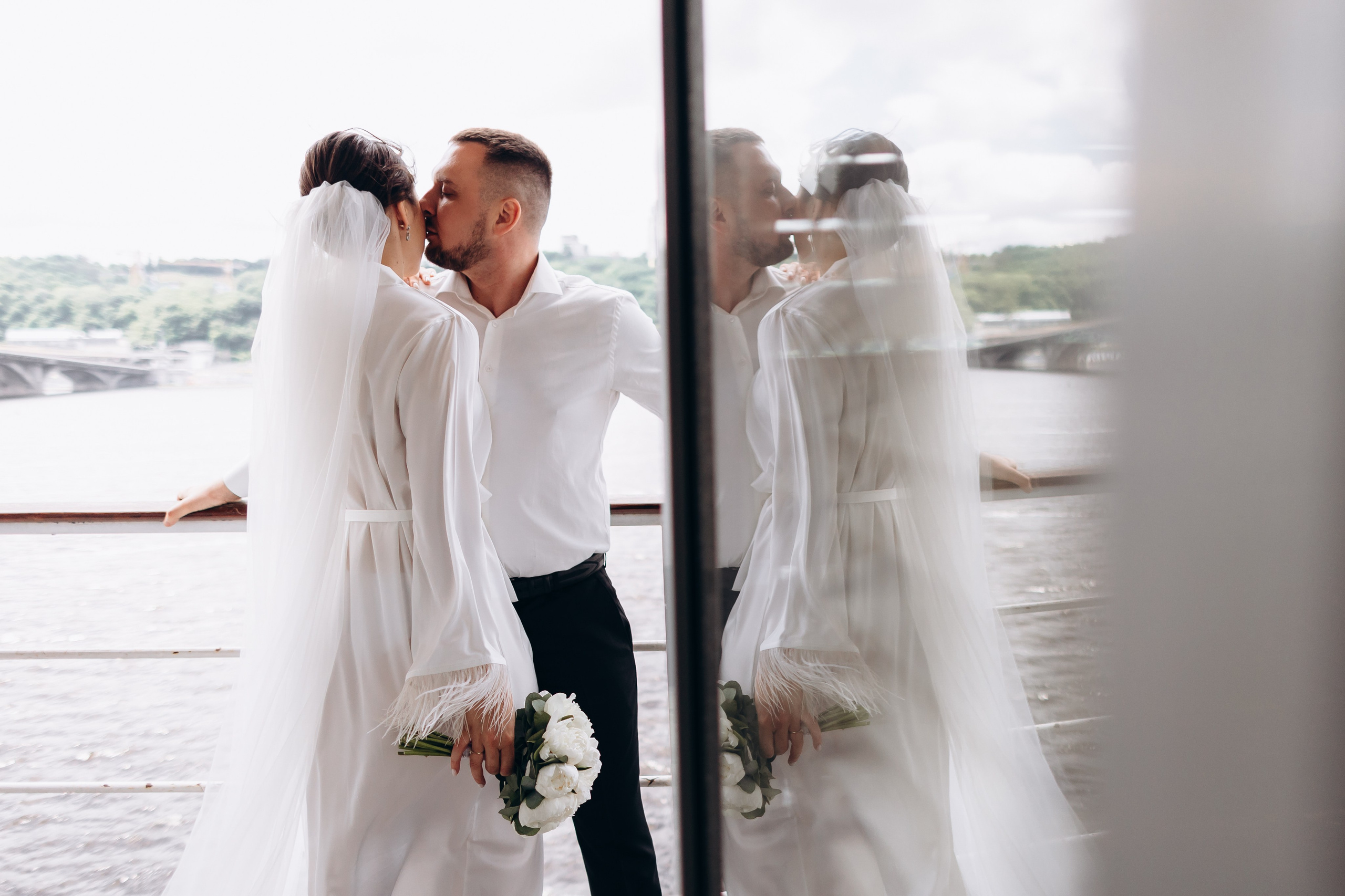 White Wedding. Wedding and Family Photograph