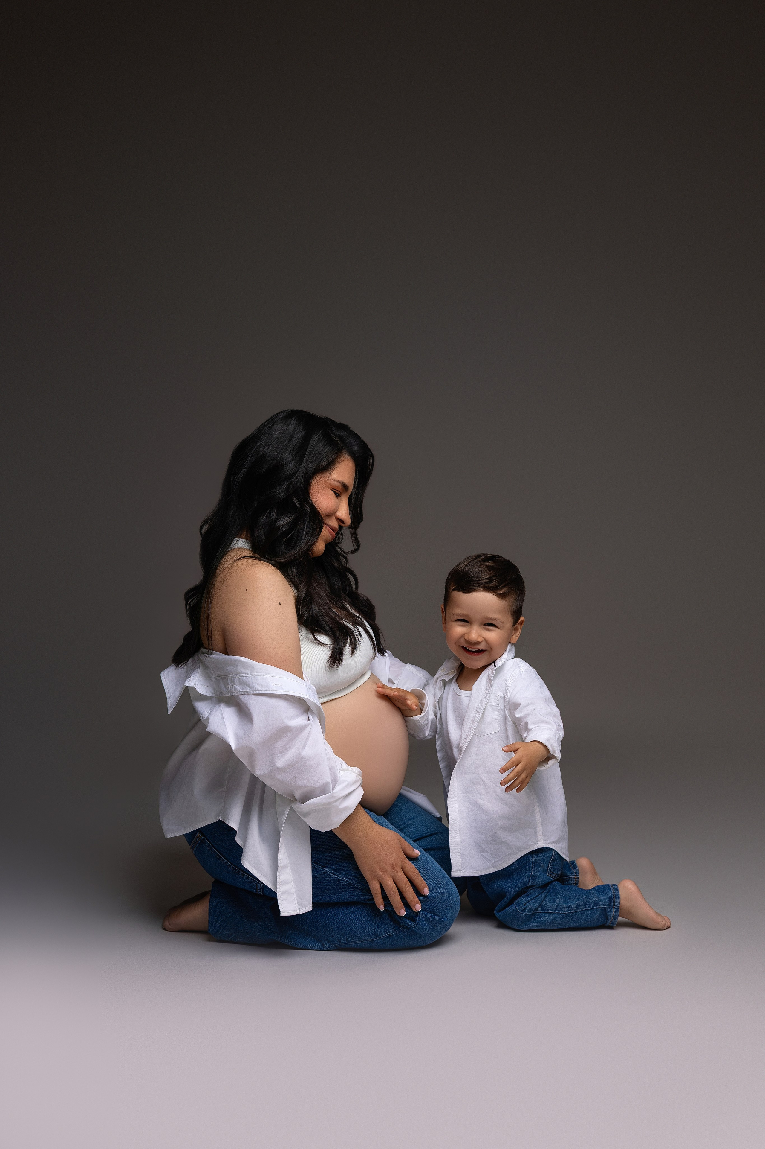 Babybauch. Neugeborene- Schwangerschaft- und Kinder Fotografin in Lehre