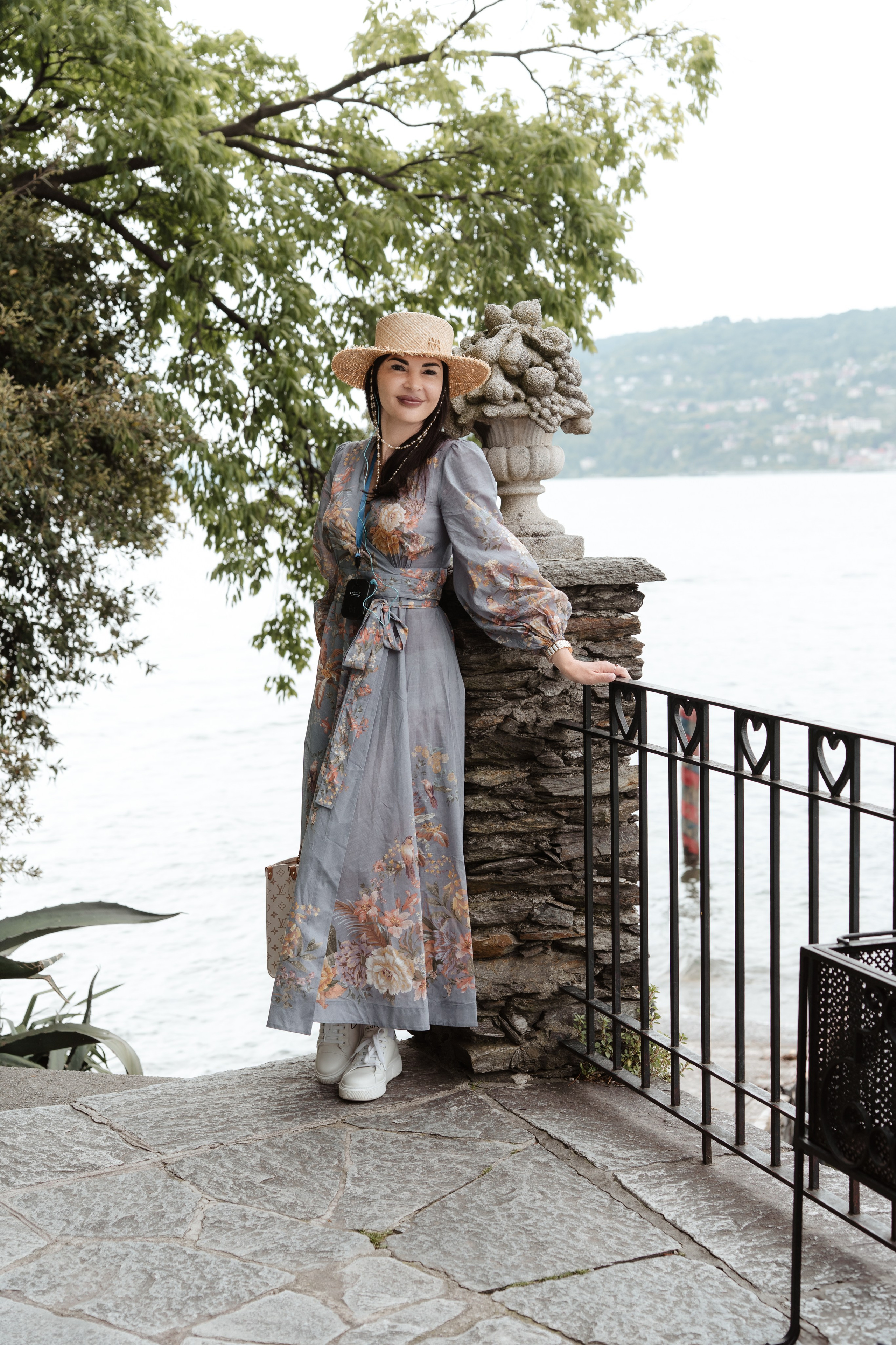 NATALY AND TATIANA_ ISOLA BELLA AND MADRE _LAKE MAGGIORE. PHOTOGRAPHER IN ITALY