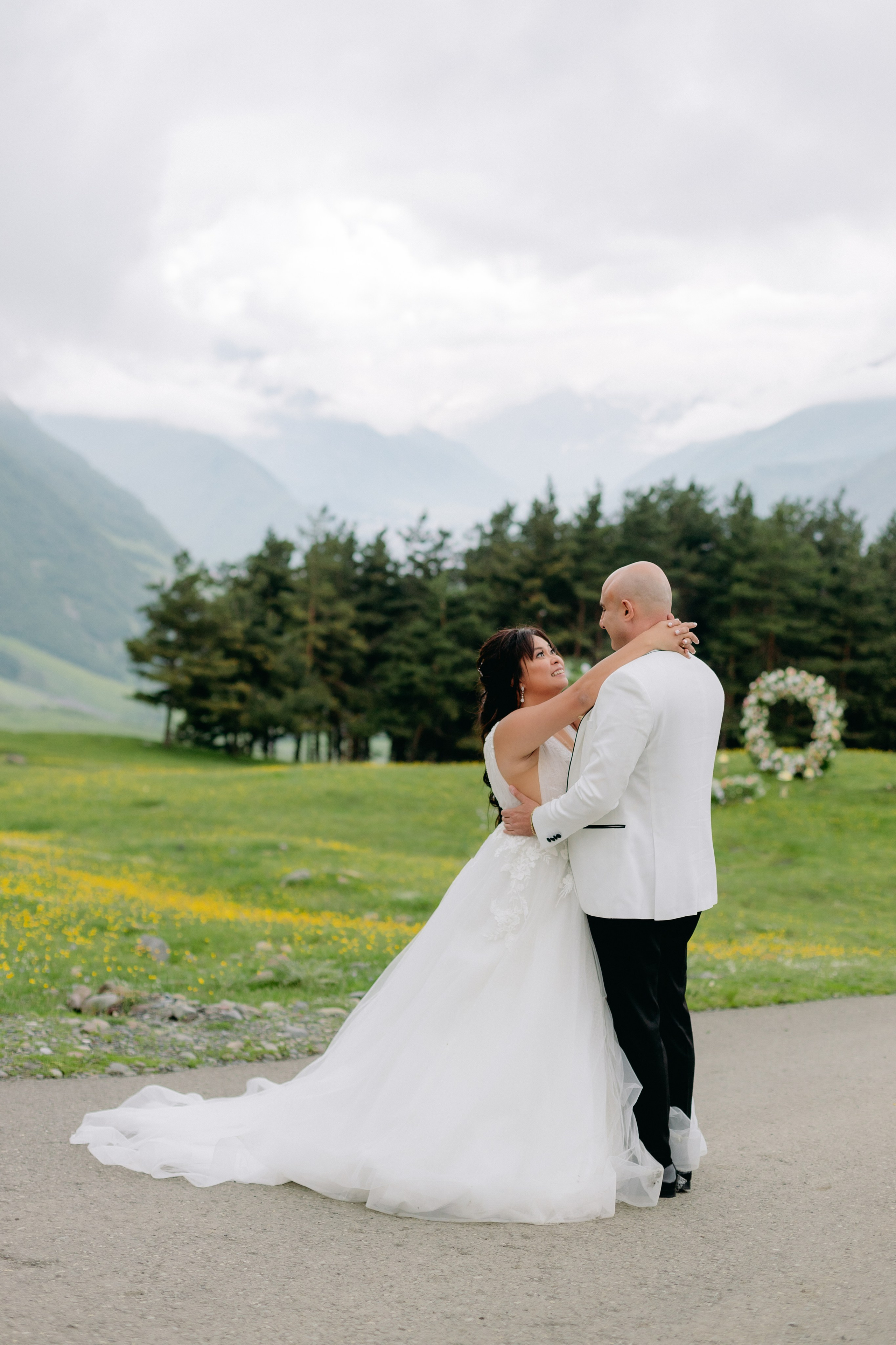Kazbegi (3,5 hours from Tbilisi)/Казбеги (3,5 часа от Тбилиси). Photographer Anna Nazarenko