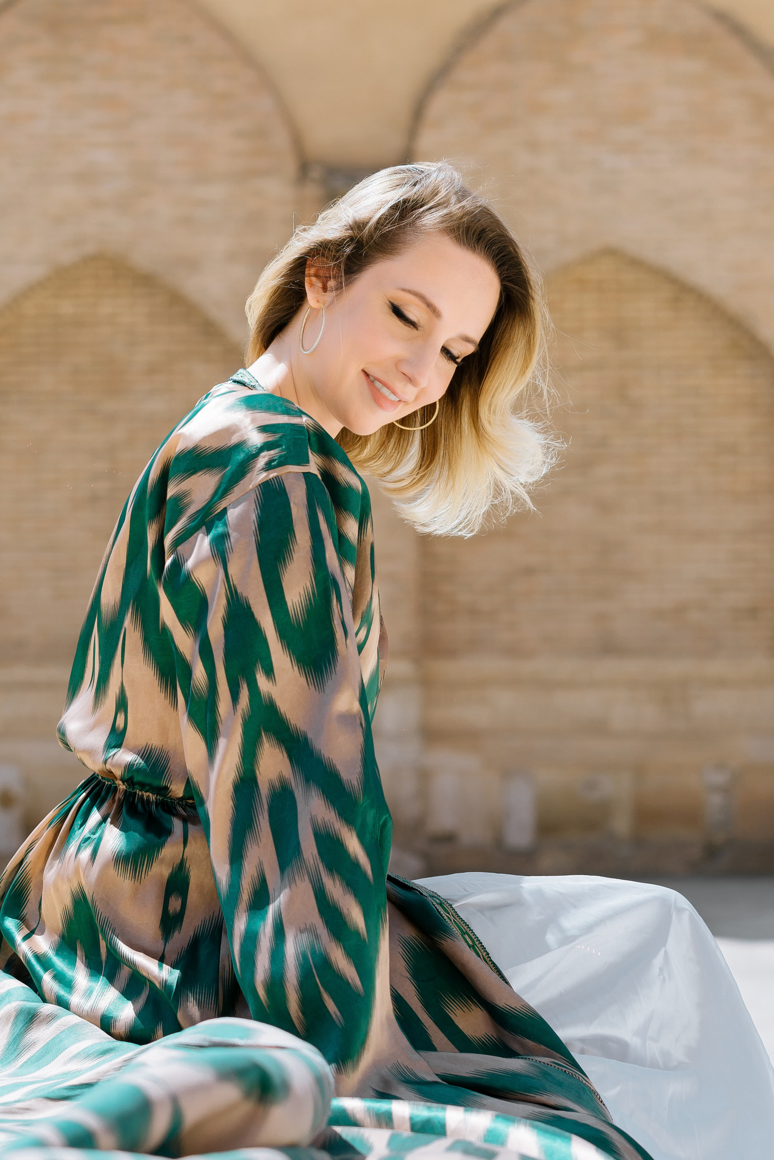 A long dress for a photo shoot. Photographer in Uzbekistan and Samarkand Djasur Marupov