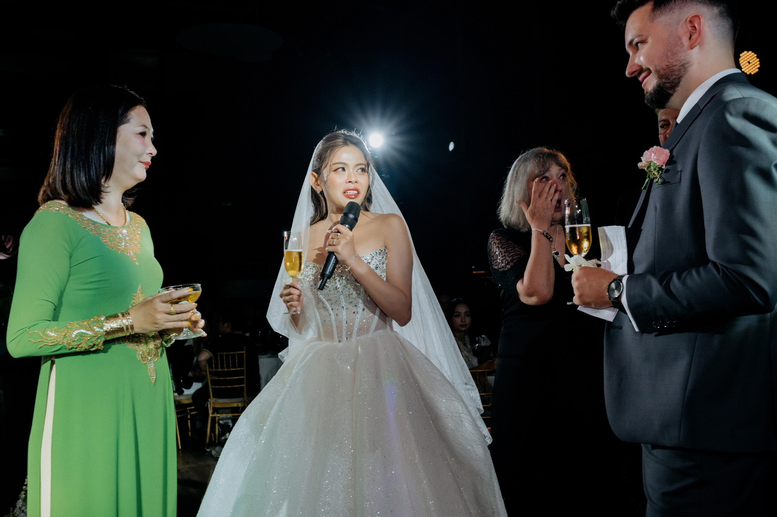 D & K / Wedding Journalism. Nhiếp ảnh gia đám cưới hàng đầu tại Thành Phố Hồ Chí Minh