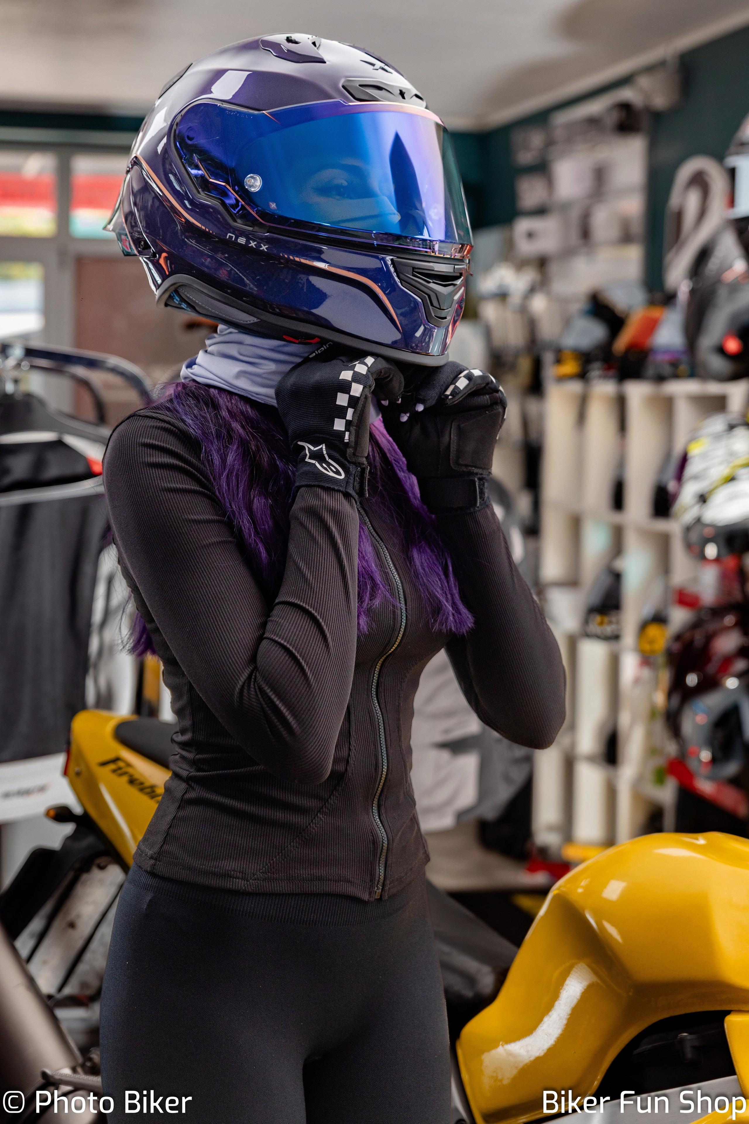 Sesiune foto magazin Biker Fun Shop. Lucian Dedeu — Fotograf
