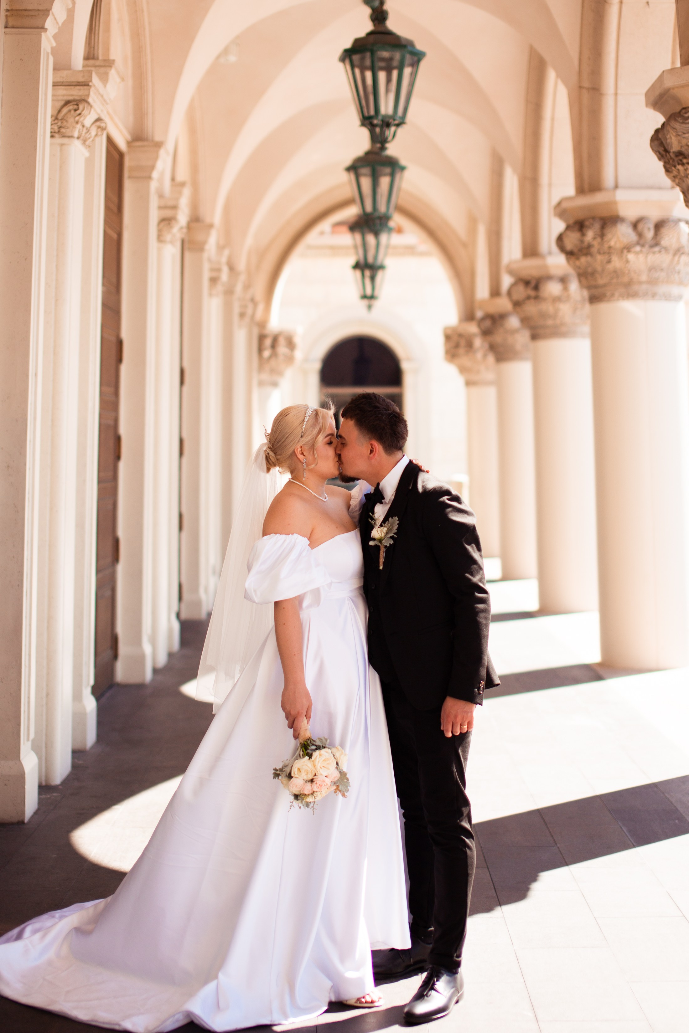M&N. Wedding & elopement photographer Viktoriya Kravtsov. Las Vegas