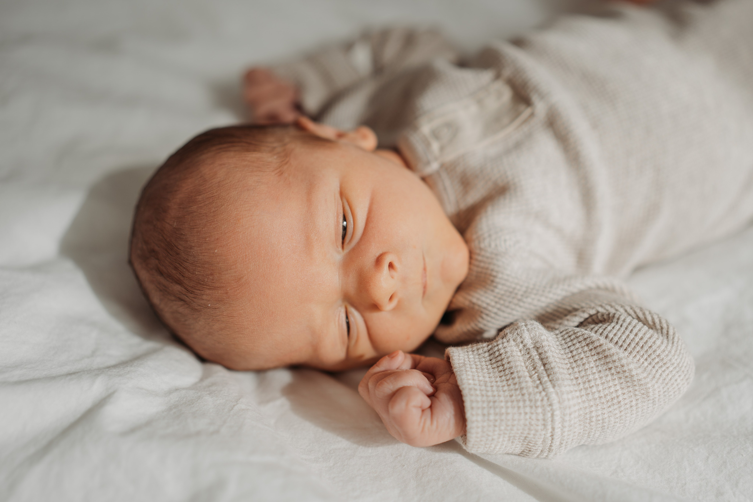 Лео и Соня (10 дней и 5 лет). Фотограф новорожденных и детей первого года Евгения Михалькевич